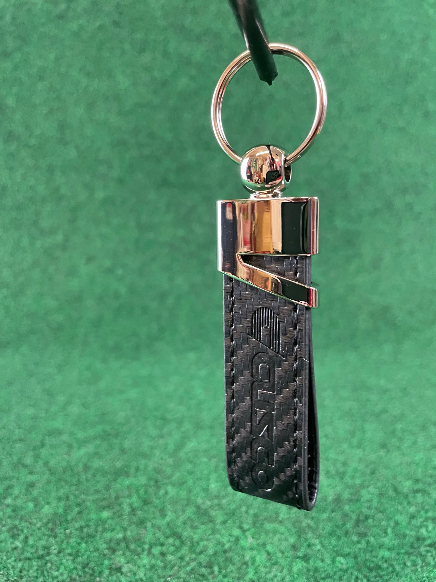 CUSCO - Carbon Fiber Leather Style Look Black/Chrome Strap Keychain