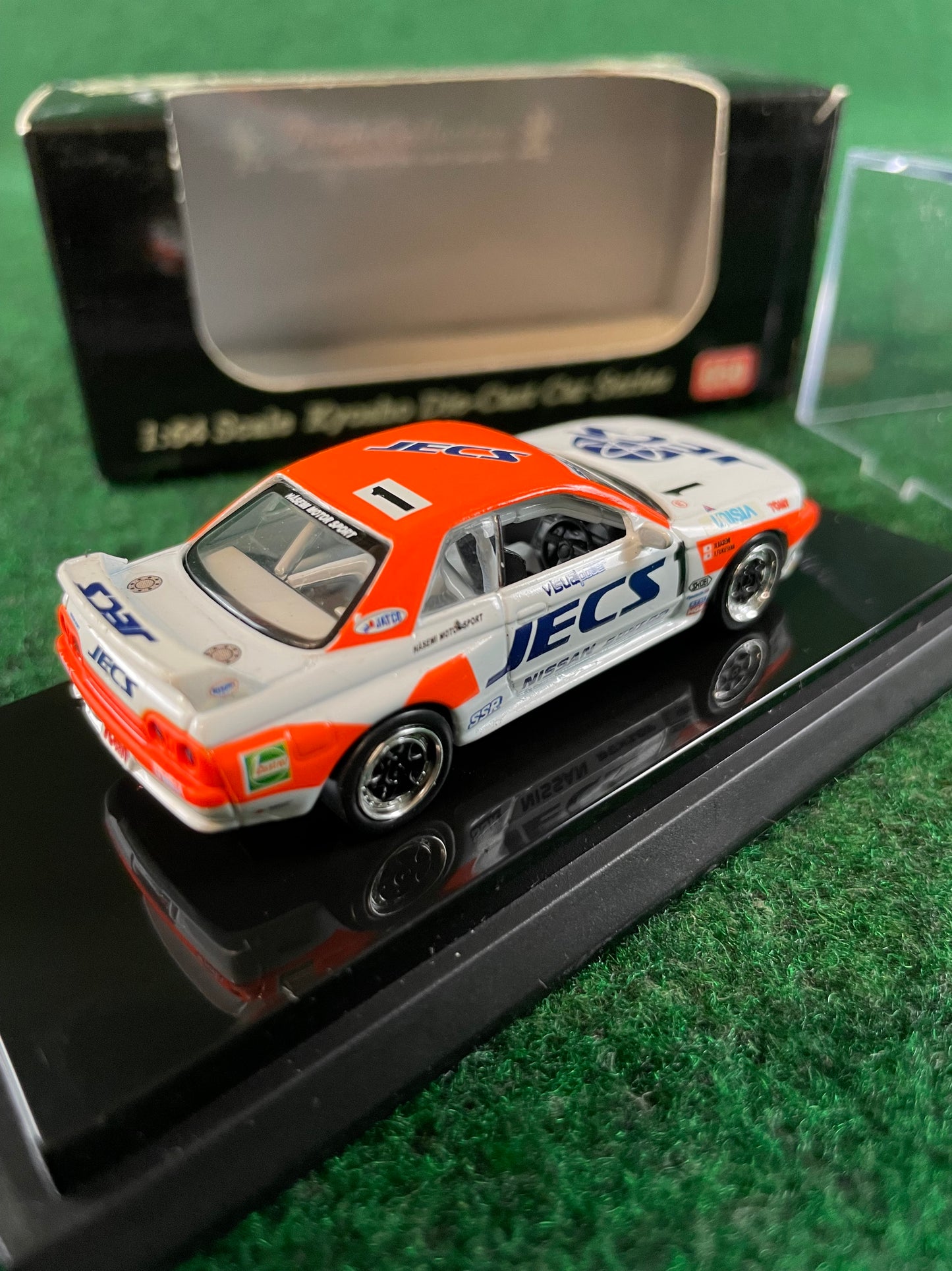 KYOSHO - Beads Collection 1992 & 1993 Unisia JECS Nissan Skyline R32 GT-R 1/64 Scale Diecast Set