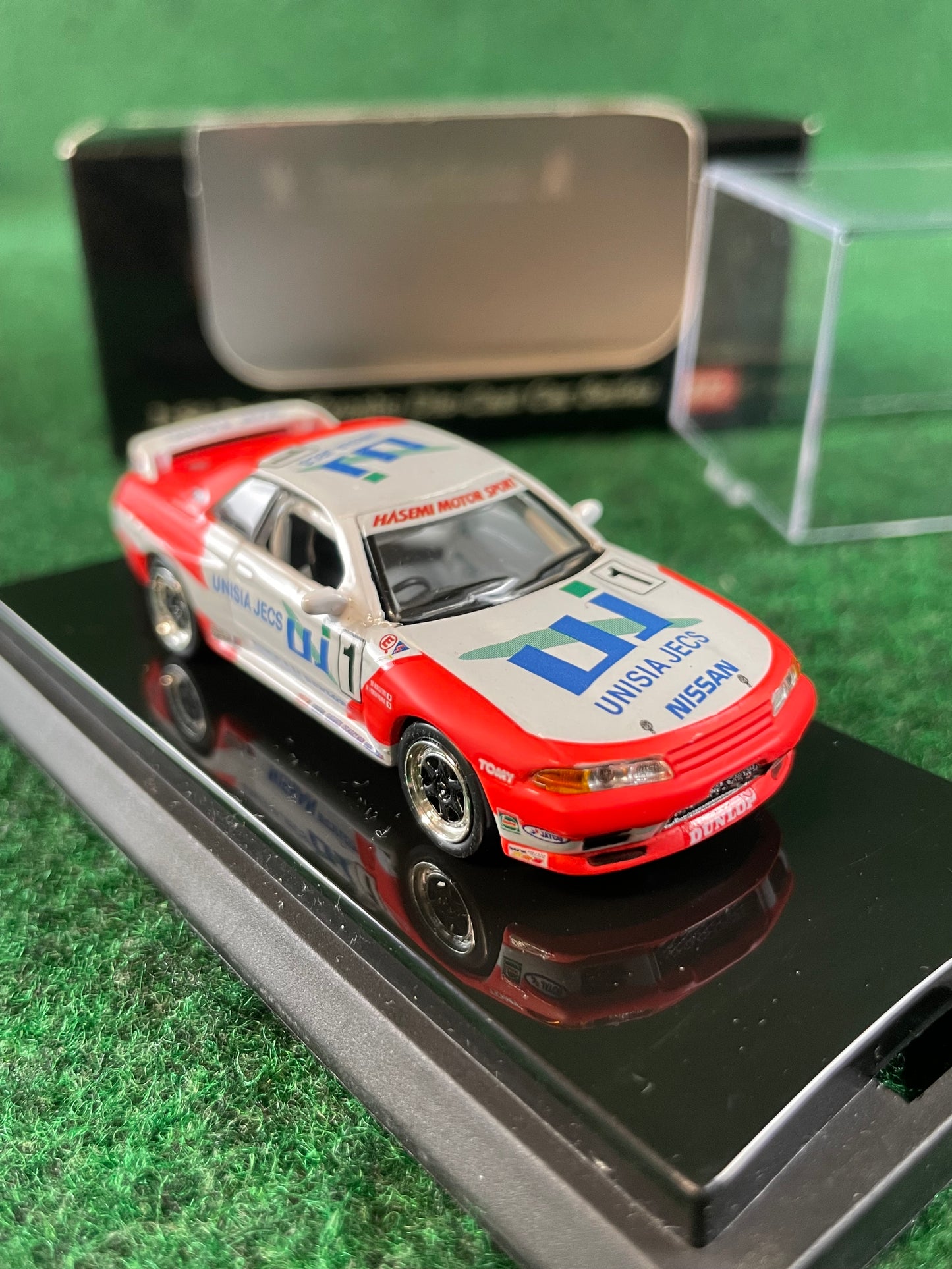 KYOSHO - Beads Collection 1992 & 1993 Unisia JECS Nissan Skyline R32 GT-R 1/64 Scale Diecast Set