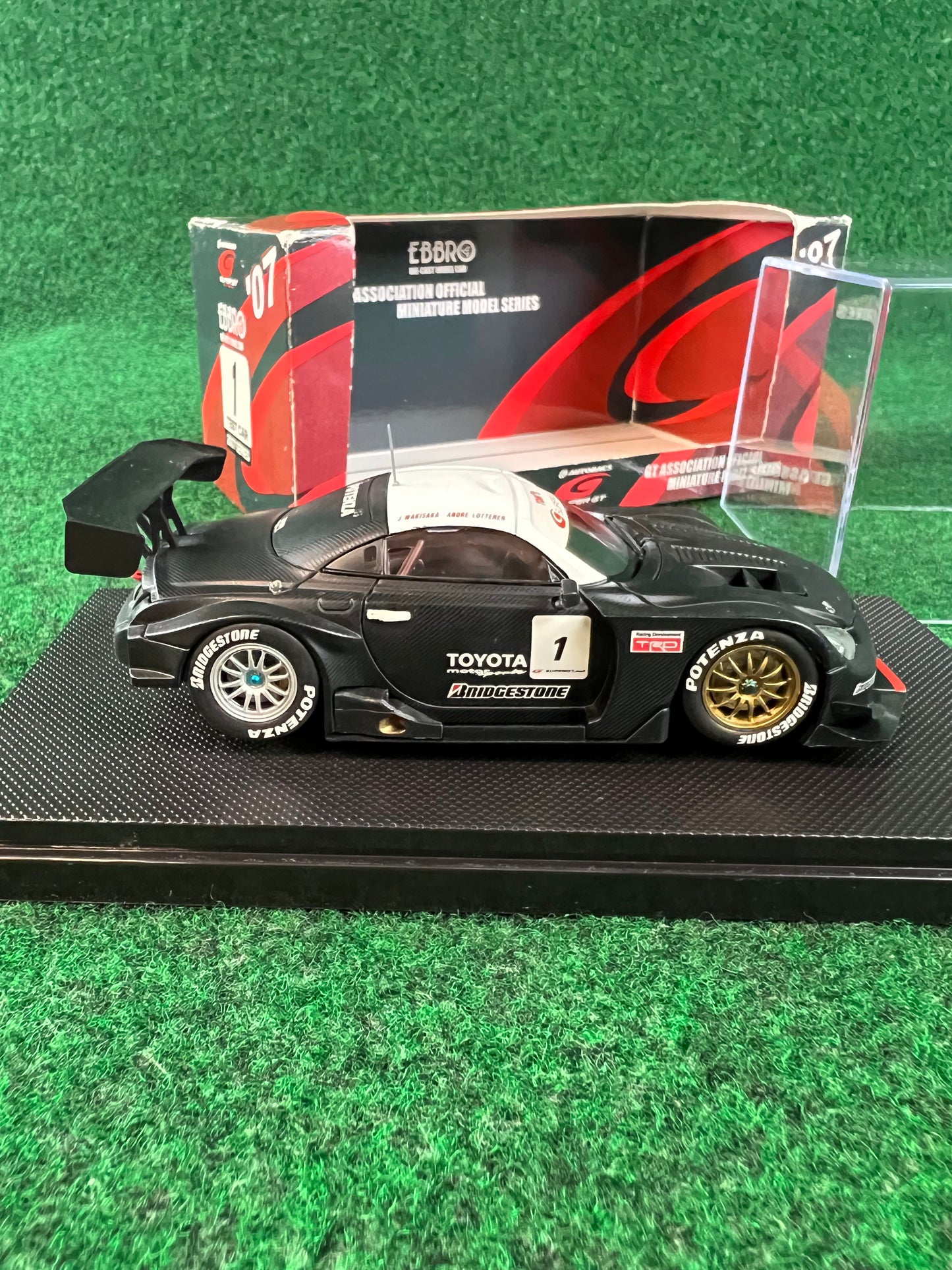 EBBRO - SuperGT 2007 Lexus SC SC430 Tom’s Test Car 1/43 Scale Diecast