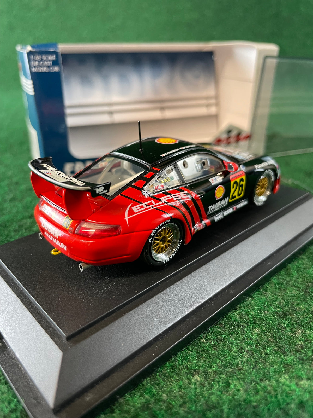 EBBRO Racing Car Collection - 2000 Taisan ADVAN Eclipse Porsche 911 GT3R 1/43 Scale Diecast