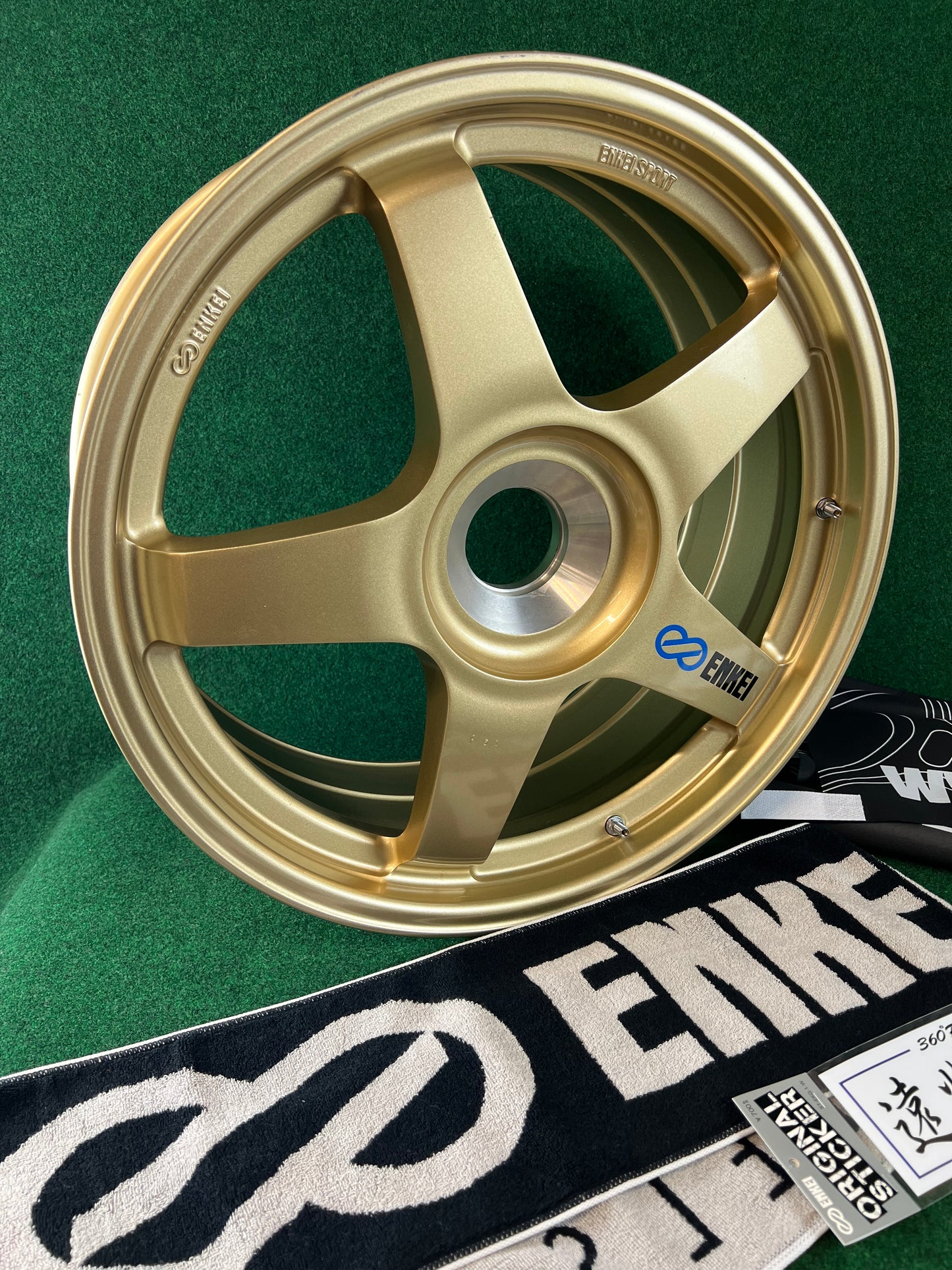 ENKEI - JTCC FET Toyota Corolla Centerlock Wheel and Goods Set