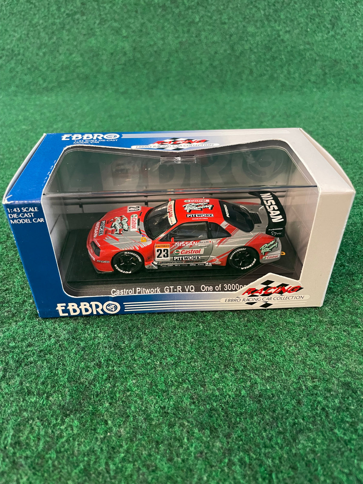 EBBRO Racing Car Collection - 2002 Castrol Pitwork Nissan Skyline R34 GT-R VQ 1/43 Scale Diecast