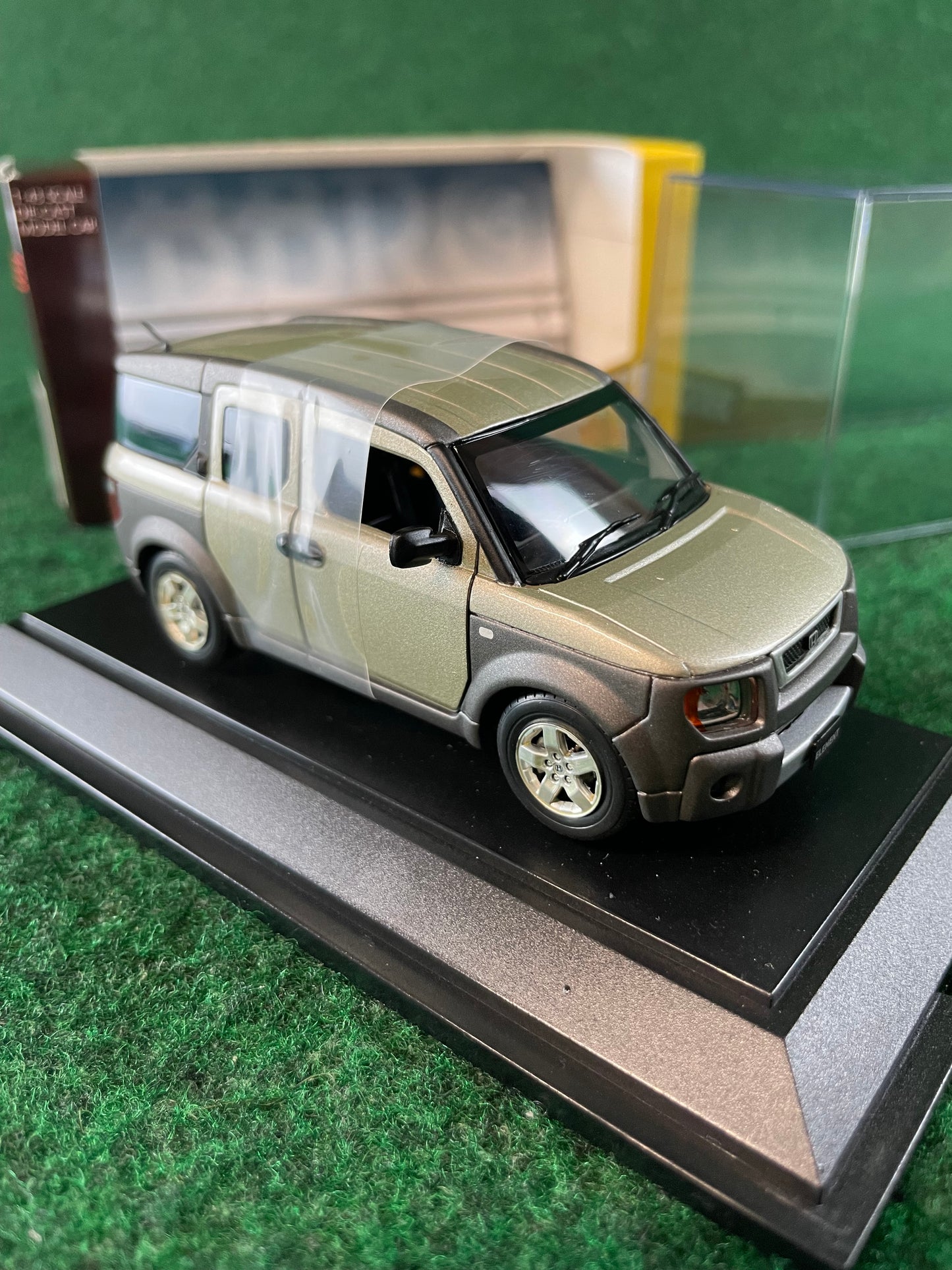 EBBRO HOT - Honda Element SHORELINE BAGE METALLIC 1/43 Scale Diecast