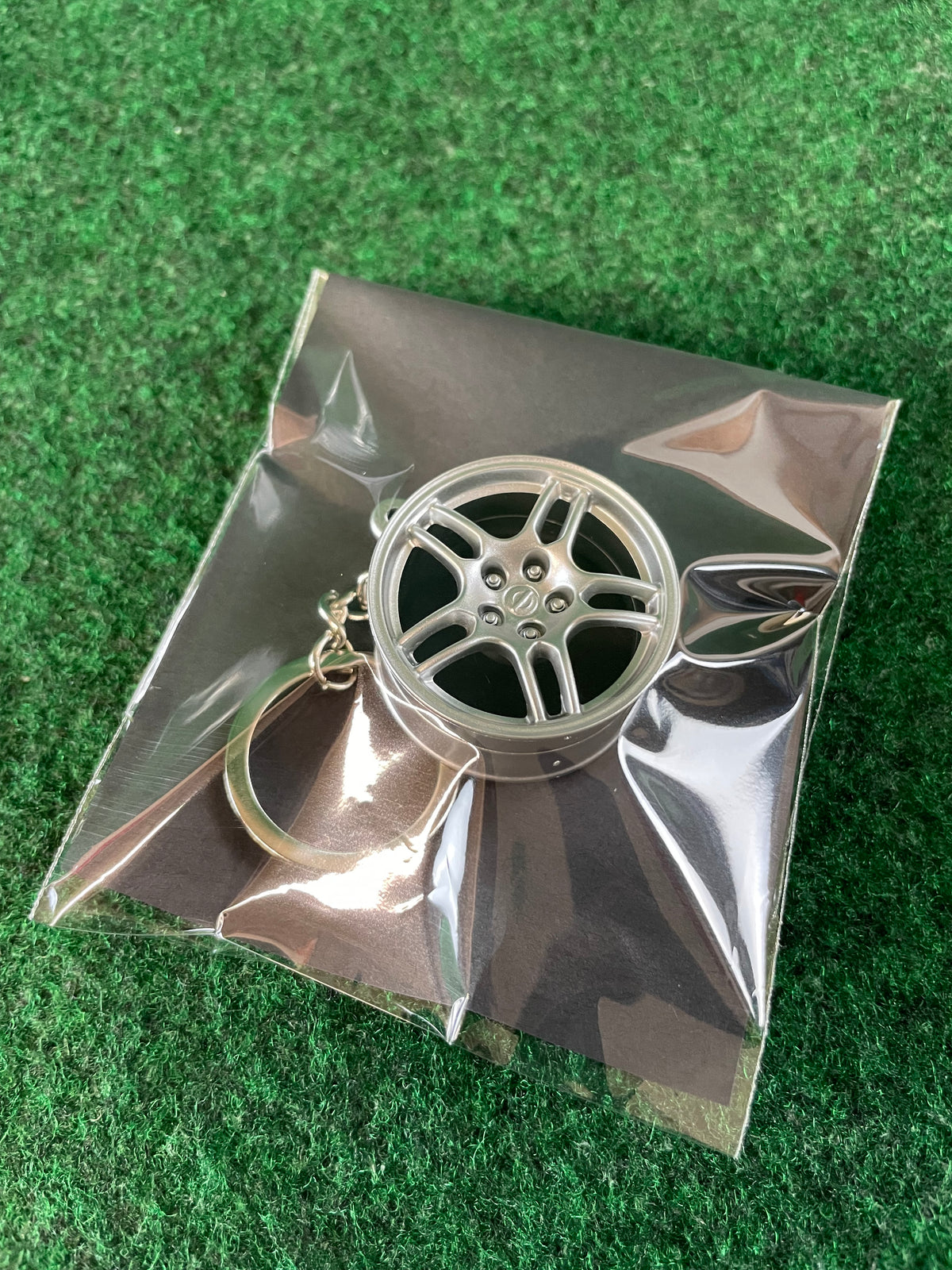 TC Juurokuhoi Vending Machine Nissan Skyline R33 GT-R Wheel Keychain