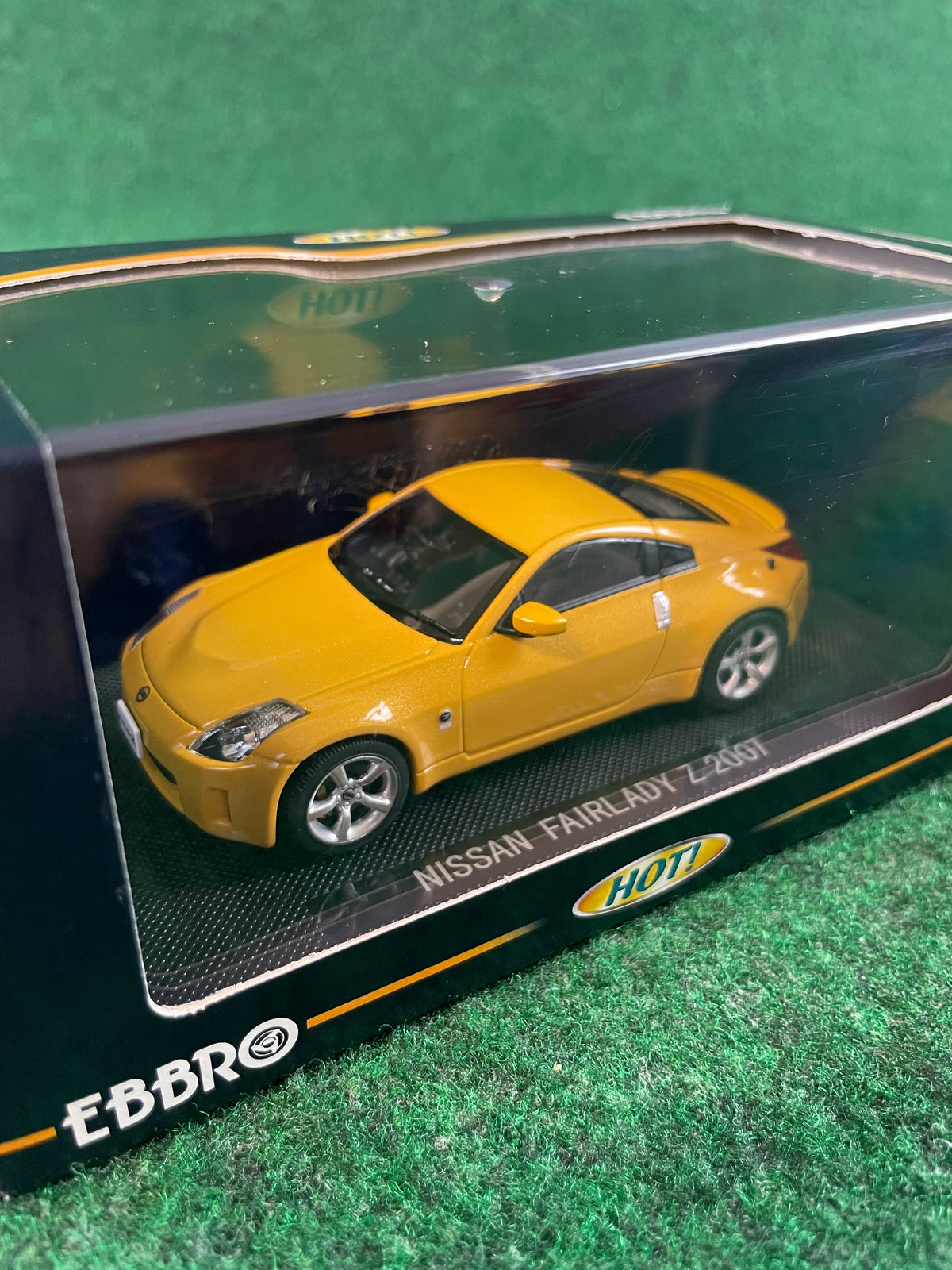 EBBRO - 2007 Nissan Fairlady Z Yellow 1/43 Scale Diecast