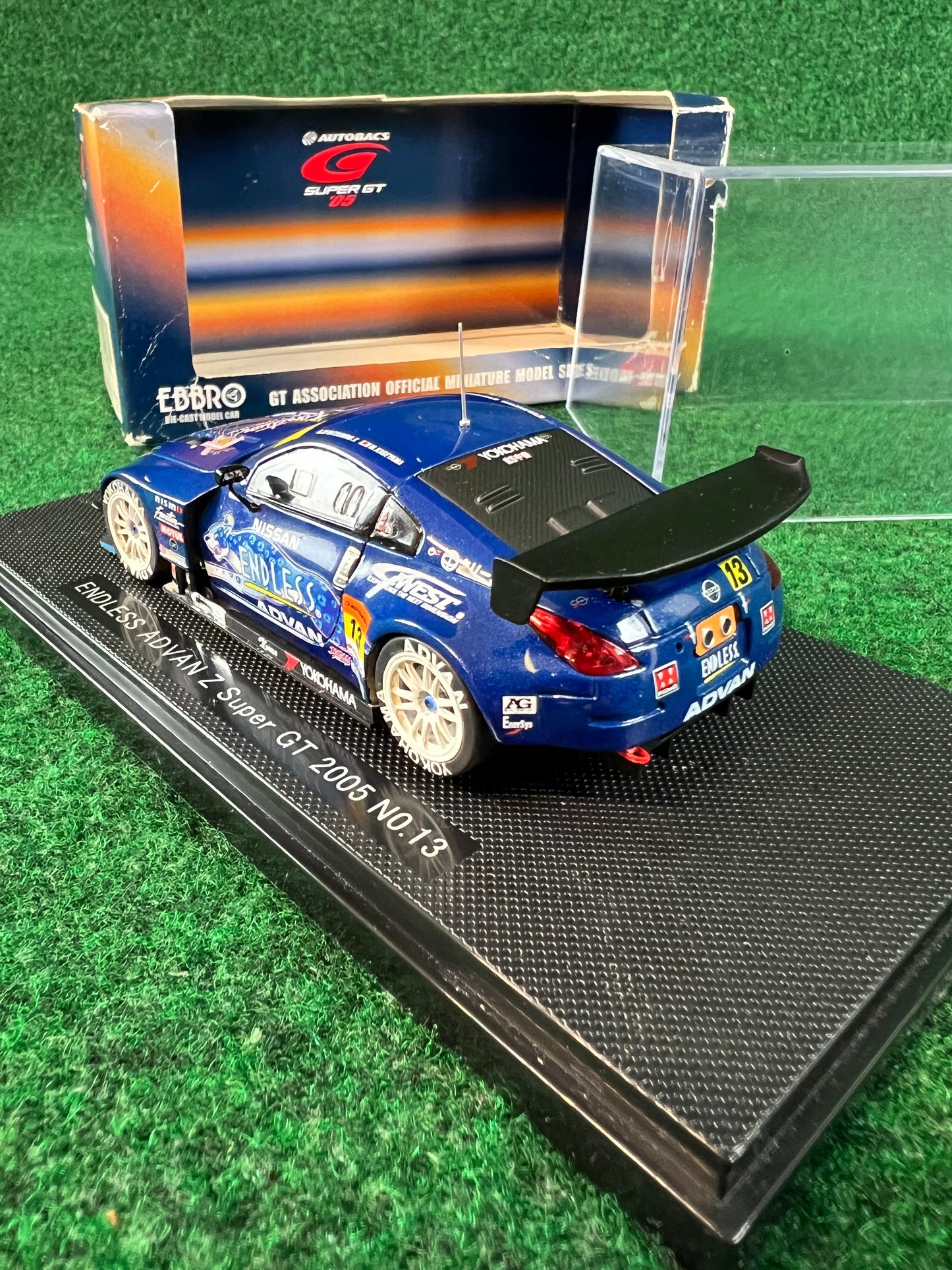 EBBRO SuperGT Endless Advan 2005 Nissan Fairlady Z 1/43 Scale Diecast