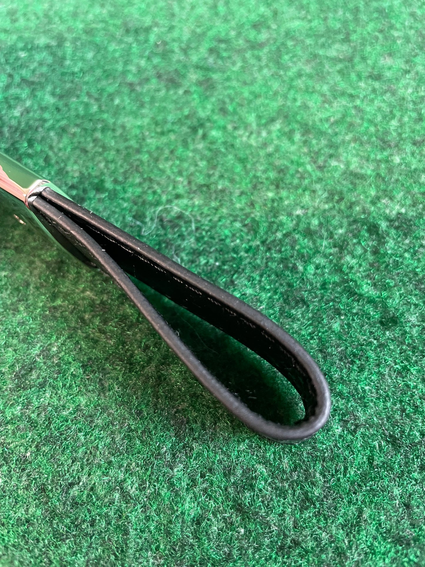 CUSCO - Carbon Fiber Leather Style Look Black/Chrome Strap Keychain