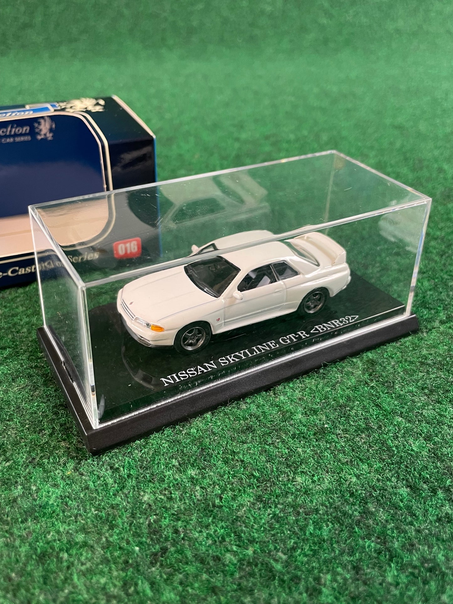 KYOSHO - Beads Collection White Nissan Skyline R32 GT-R 1/64 Scale Diecast