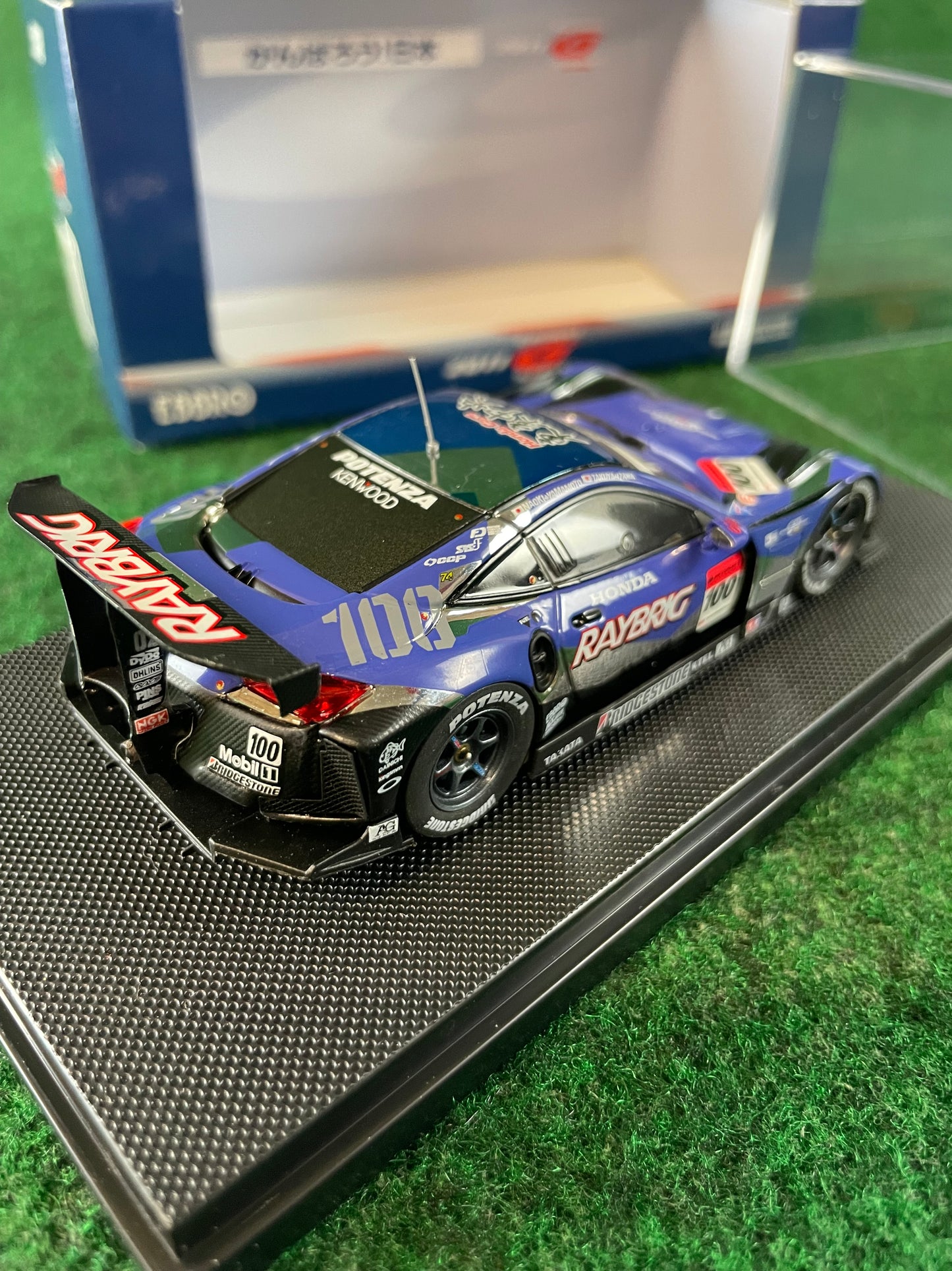 EBBRO - SuperGT 2011 Raybrig Honda HSV-010 GT500 1/43 Scale Diecast
