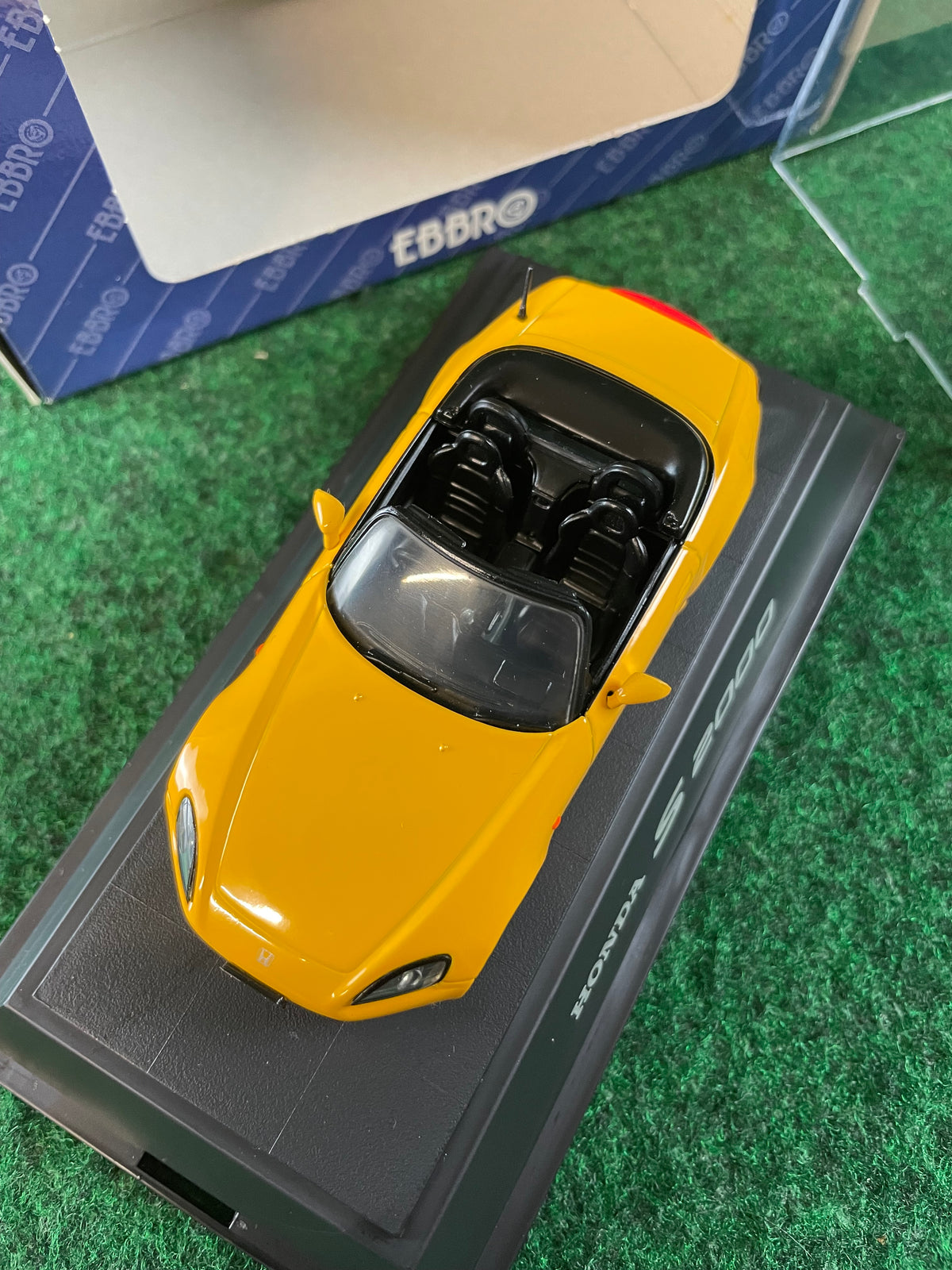 EBBRO 1999 Honda S2000 (Indy Yellow Pearl) 1/43 Scale Diecast