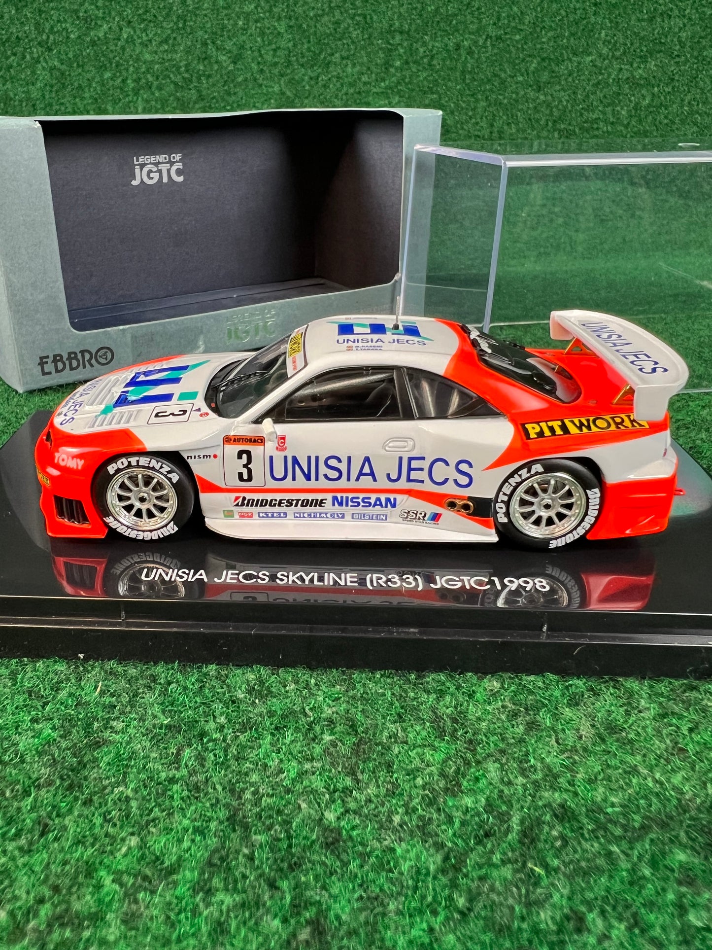 EBBRO Legends of JGTC - 1998 Unisia JECS Nissan Skyline R33 GTR 1/43 Scale Diecast