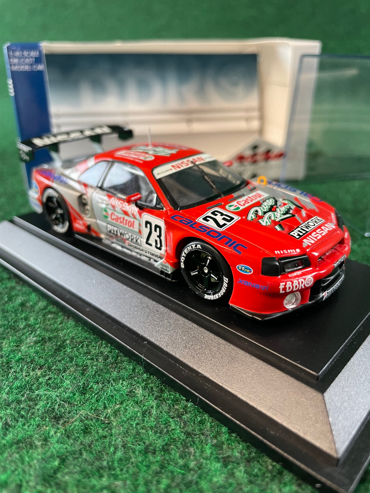 EBBRO Racing Car Collection - 2002 Castrol Pitwork Nissan Skyline R34 GT-R Suzuka 1000km 1/43 Scale Diecast
