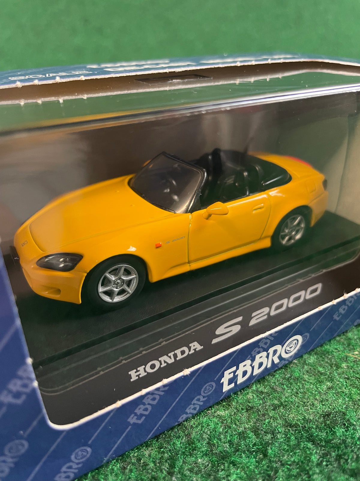 EBBRO 1999 Honda S2000 (Indy Yellow Pearl) 1/43 Scale Diecast