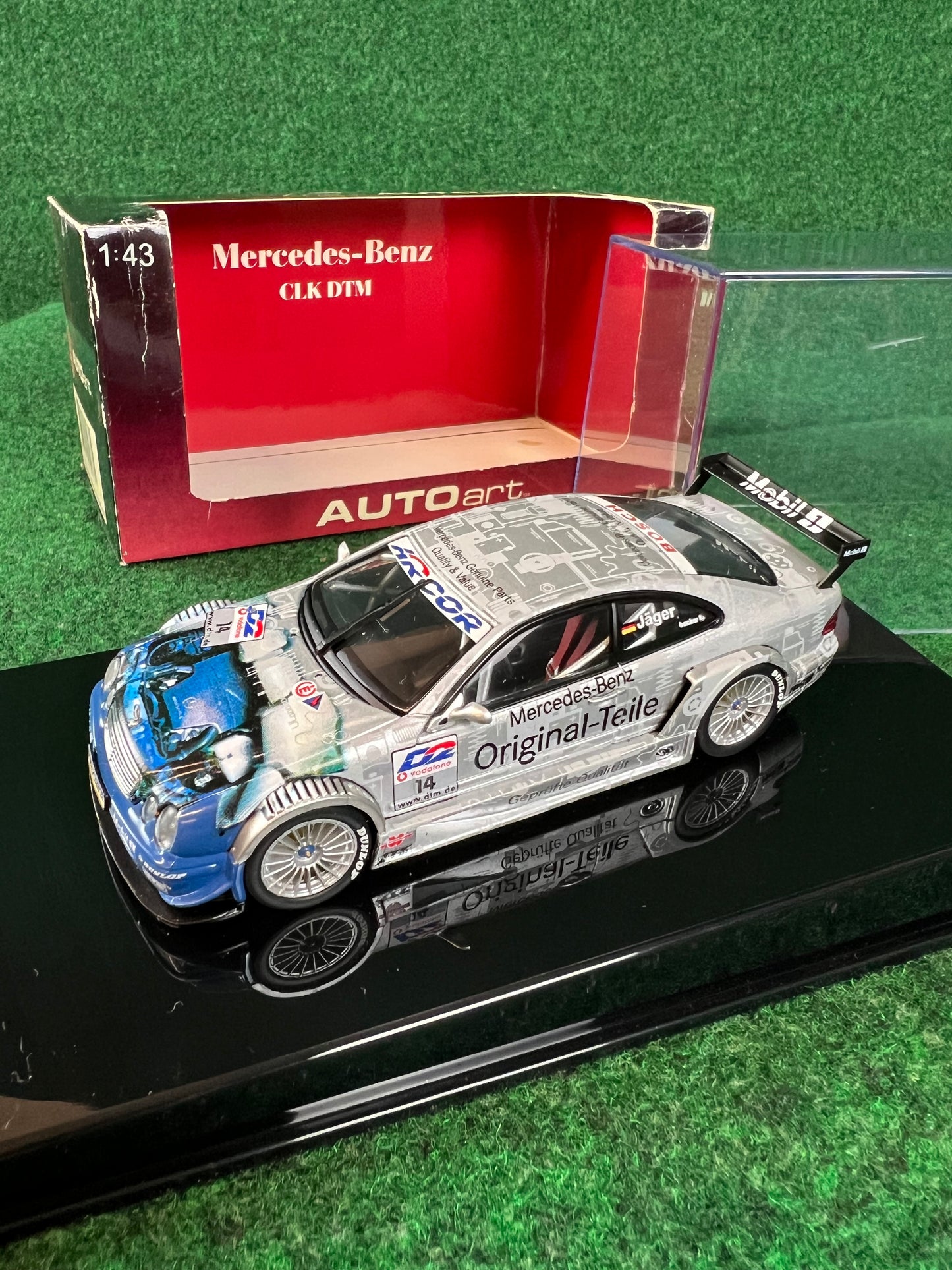 AutoArt - 2001 Mercedes Benz CLK DTM #14 Thomas Jager 1/43 Scale Diecast