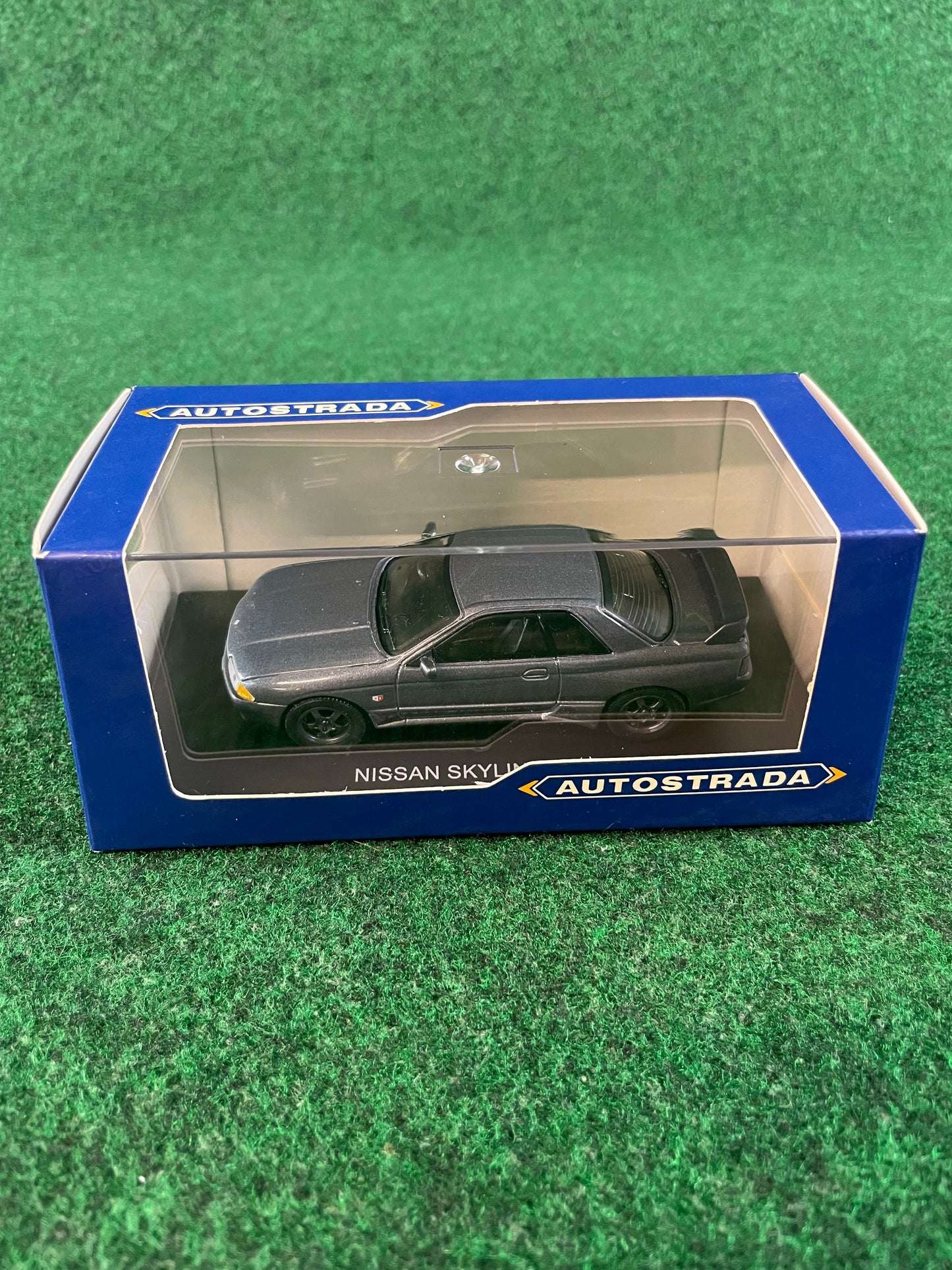 Autostrada - Nissan Skyline R32 GT-R (Gunmetal Gray) 1/43 Scale Diecast