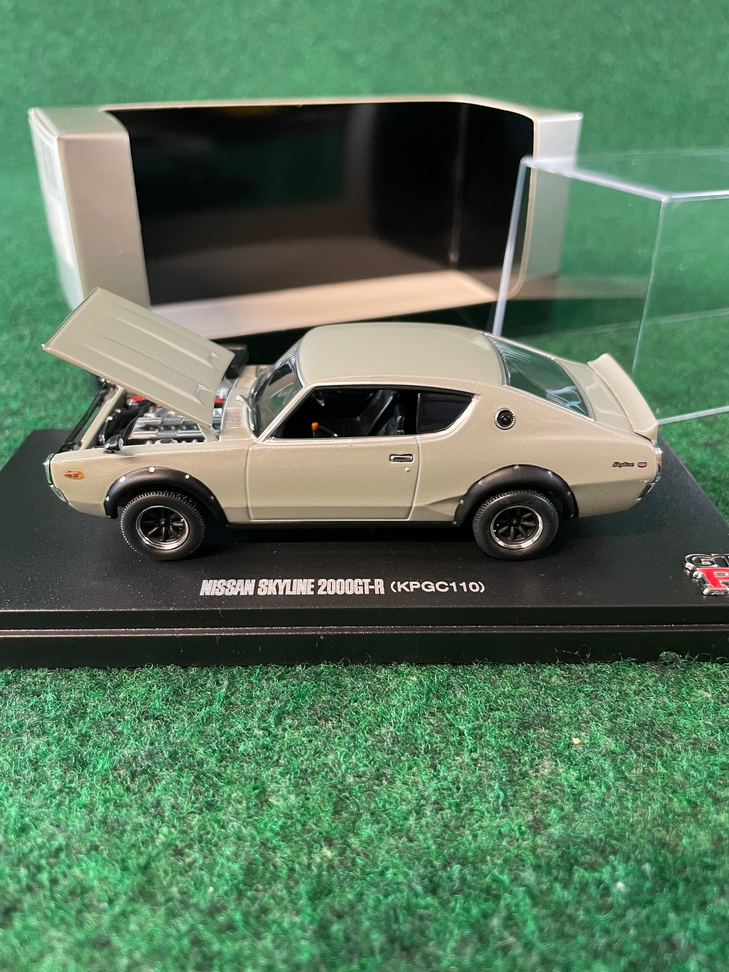 KYOSHO - Nissan Skyline Ken Mary GT-R KPGC110 Wide Wheel Version (Silver) 1/43 Scale Diecast