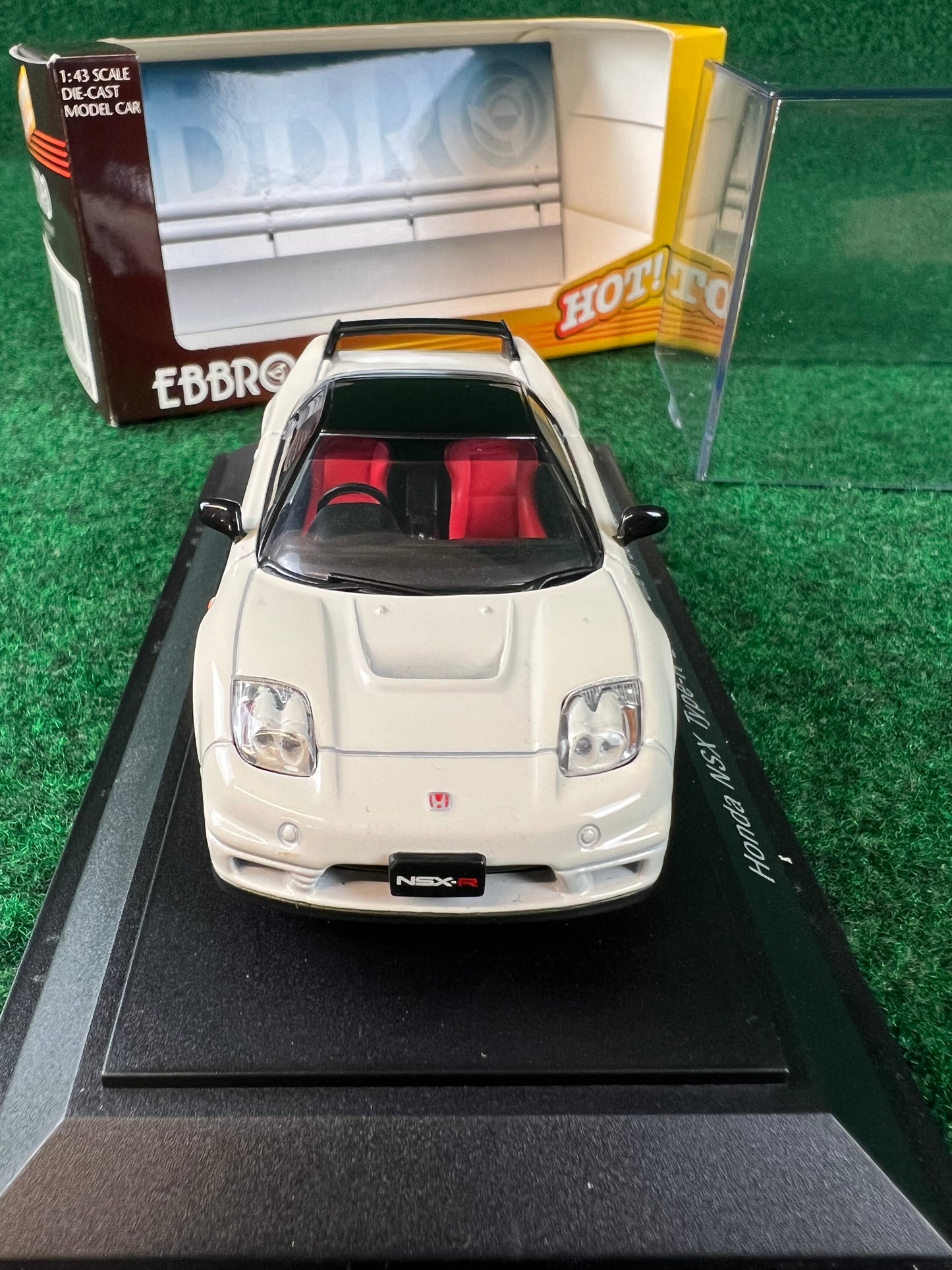 EBBRO HOT - 2001 Honda NSX Type-R White 1/43 Scale Diecast