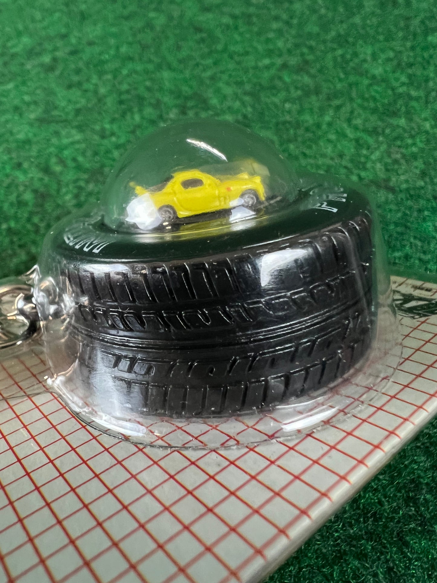 Initial D - Red Suns Mazda RX7 FD Bubble Car and Tire Keychain