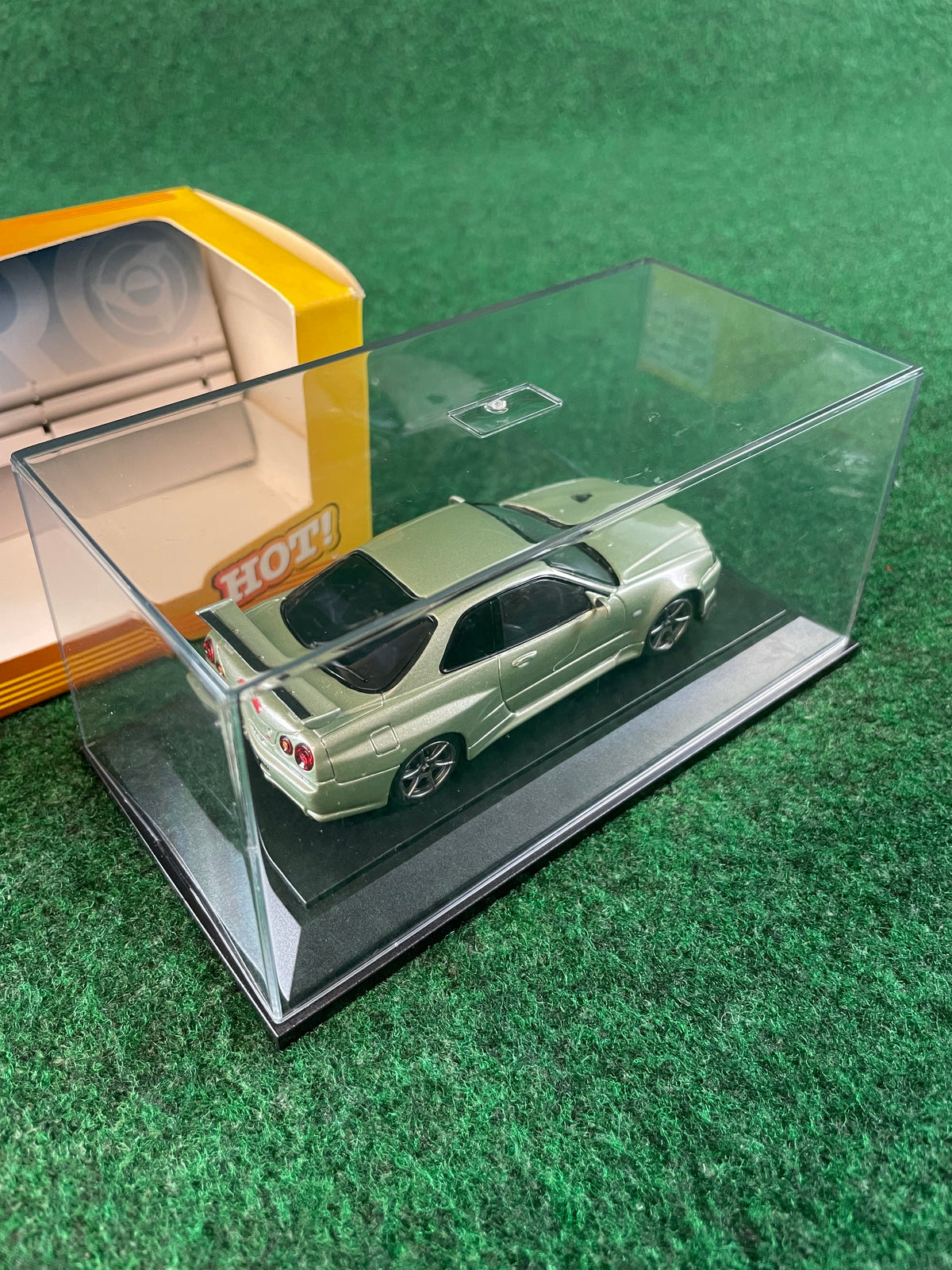 EBBRO HOT! Nissan Skyline R34 GT-R VSPEC II Nur 1/43 Diecast