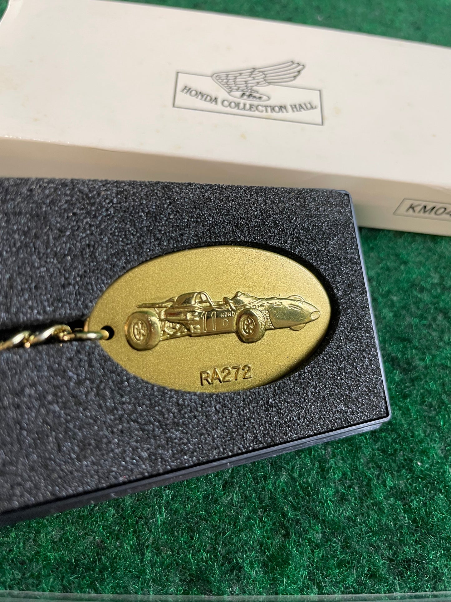 Honda RA272 Honda Collection Gold Keychain and Towel Set