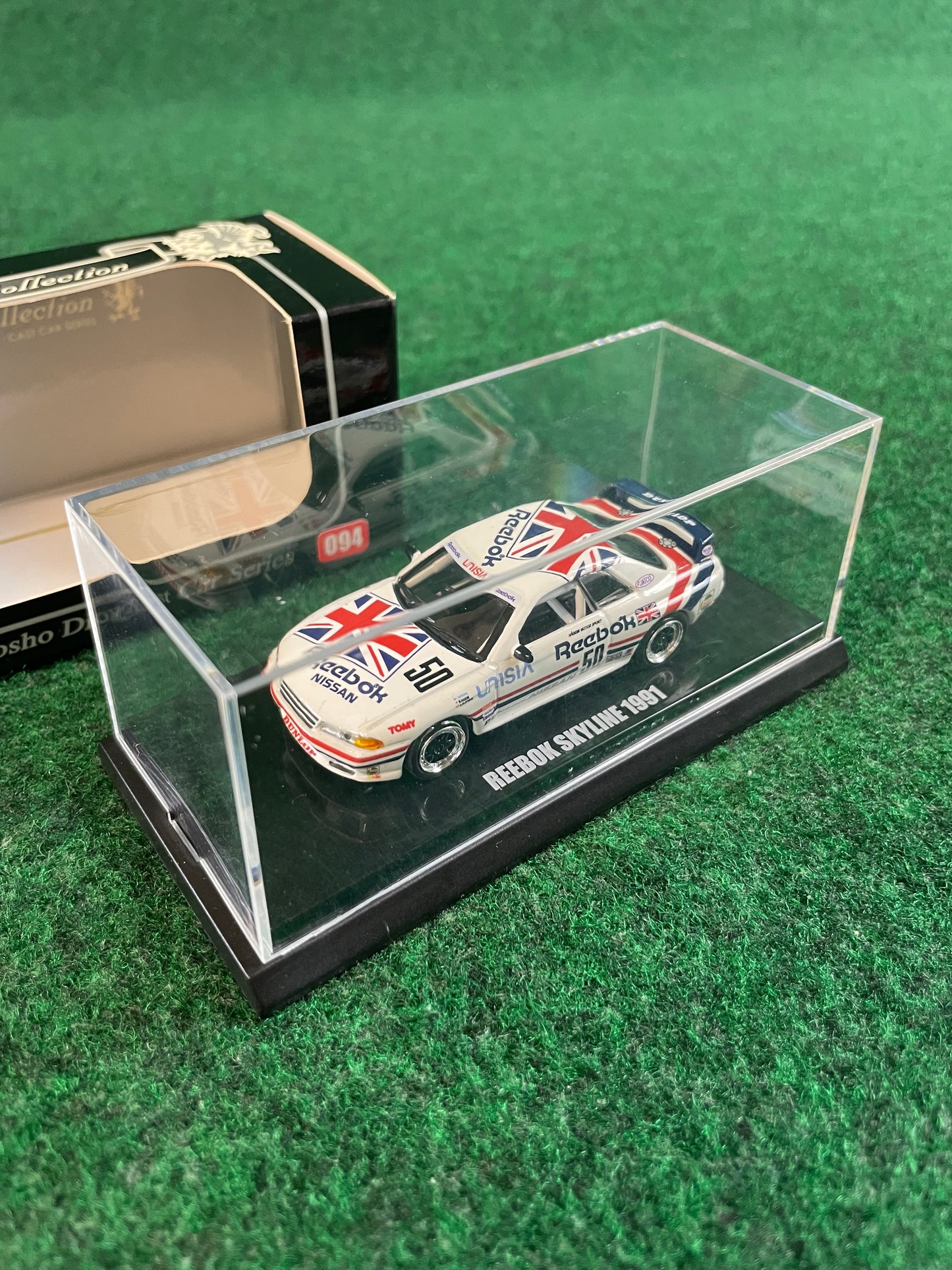 KYOSHO - Beads Collection 1990 & 1991 Reebok Nissan Skyline R32 GT-R 1/64 Scale Diecast Set