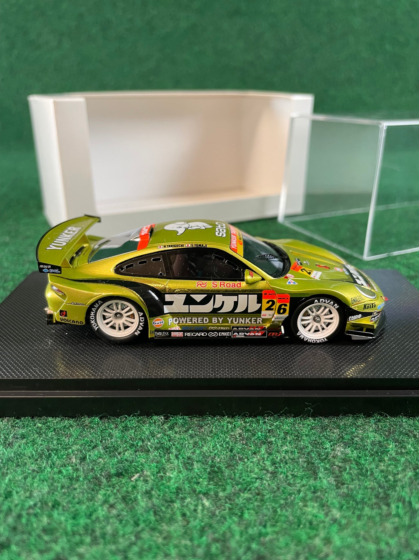 EBBRO Yunker Taisan SuperGT 2008 Porsche 911 GT3R 1/43 Scale Diecast