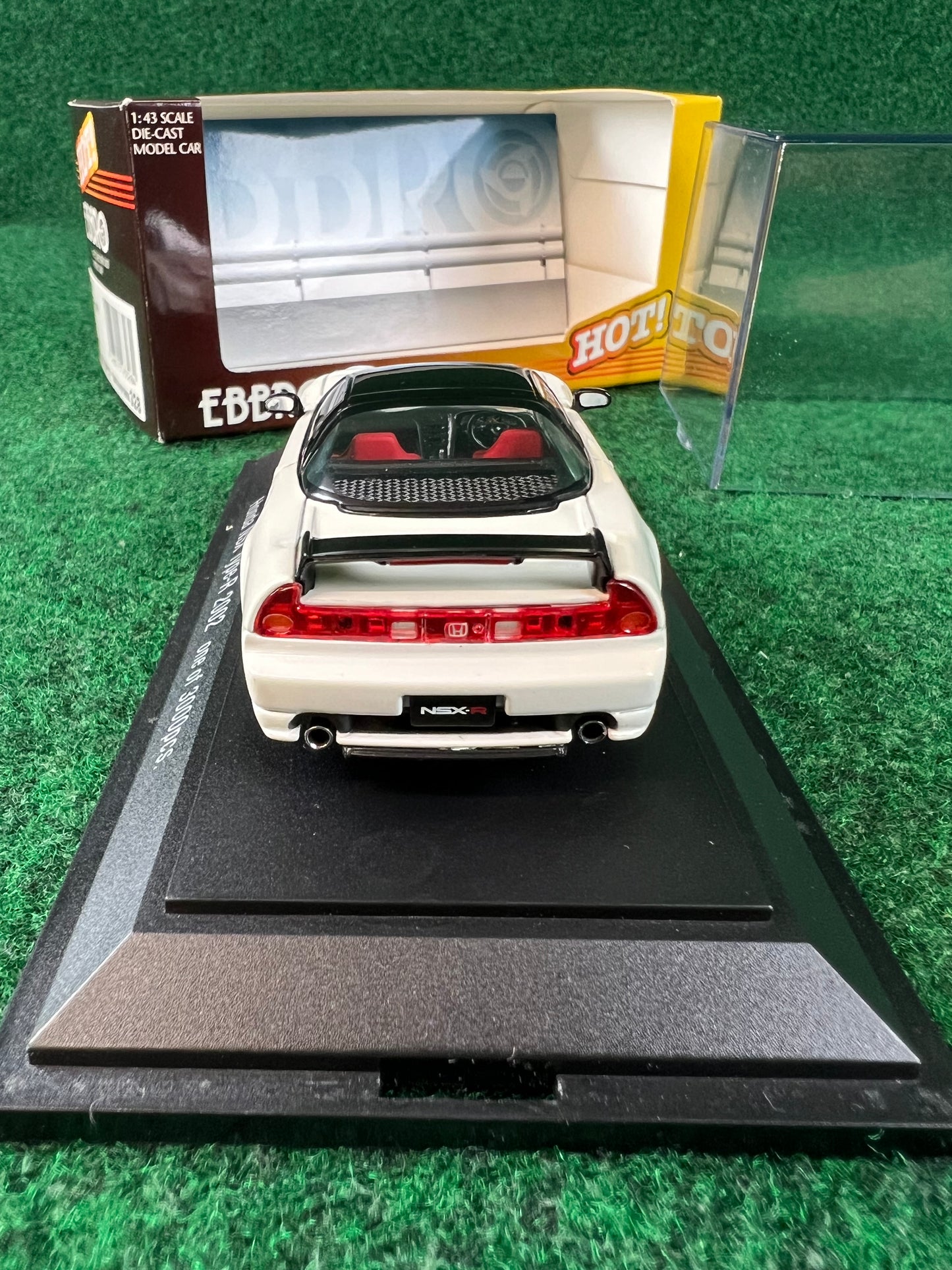 EBBRO HOT - 2001 Honda NSX Type-R White 1/43 Scale Diecast