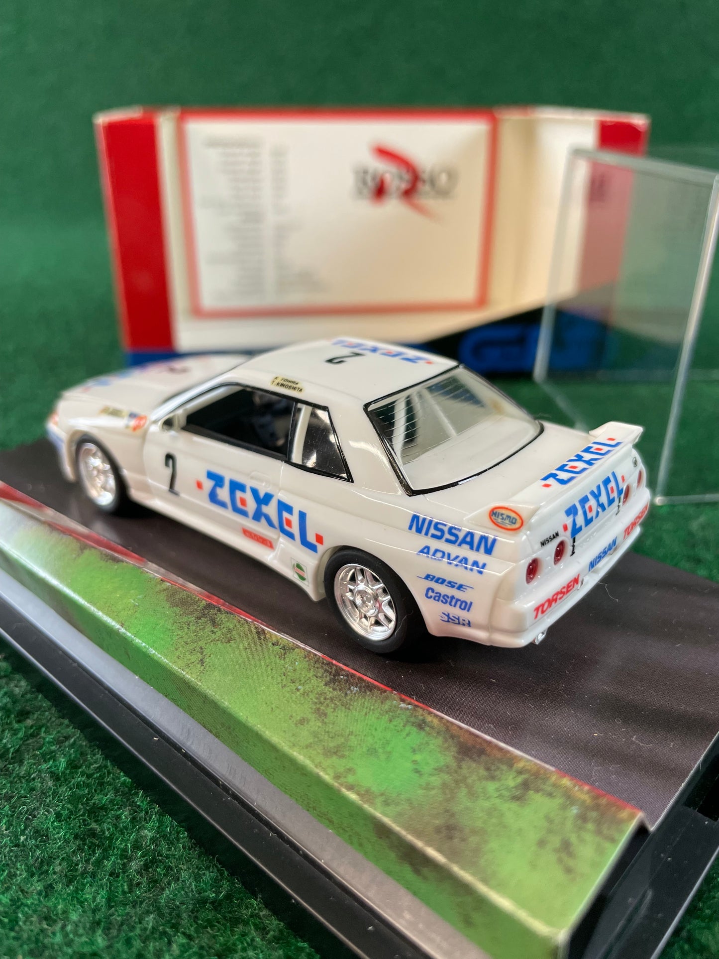 ROSSO - Zexel No. 2 Nissan Skyline R32 GT-R (2) 1/43 Scale Model Car