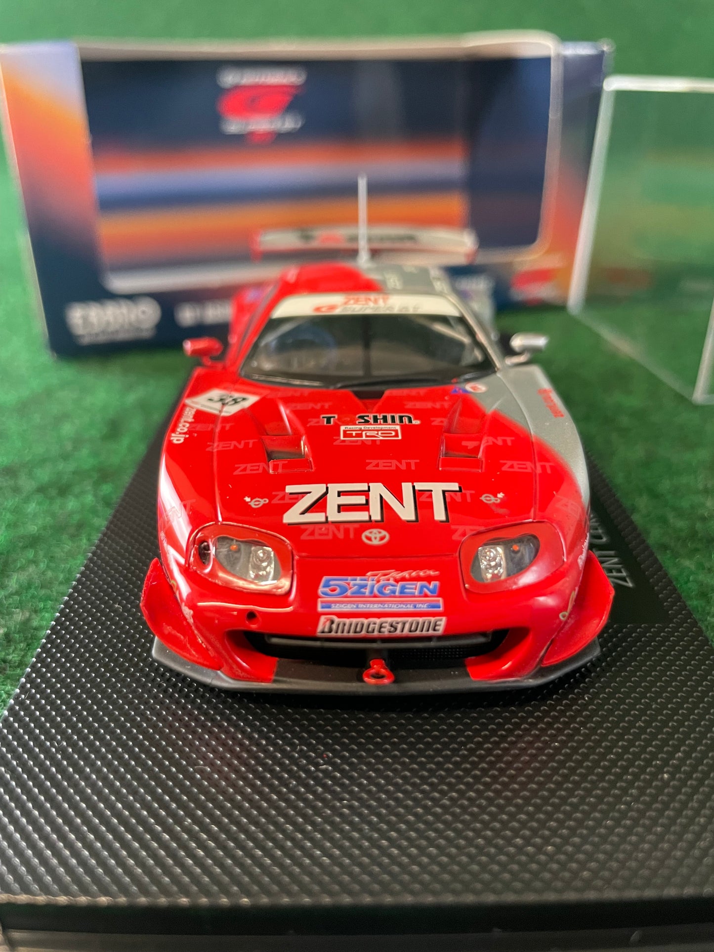 EBBRO - ZENT CERUMO 2005 Toyota Supra GT500 SuperGT No.38 1/43 Scale Diecast