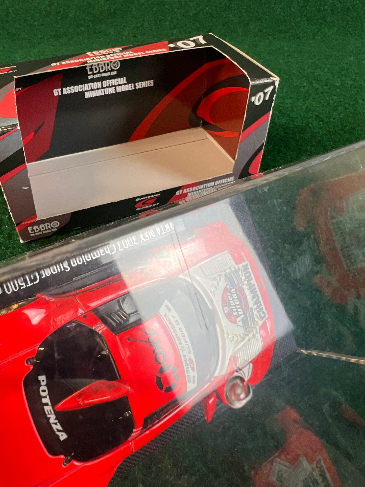 EBBRO - SuperGT 2007 ARTA NSX Championship Car with Signature Images 1/43 Scale Diecast