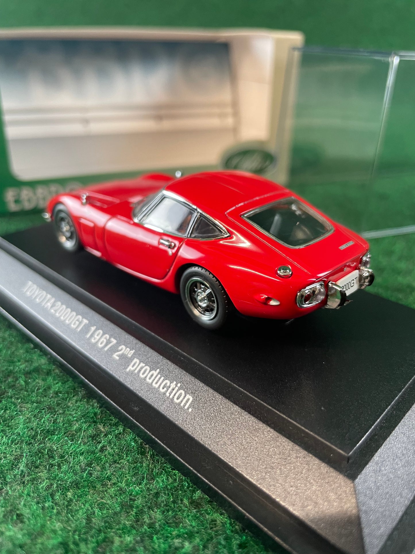 EBBRO - Toyota 2000GT 2nd Production Red 1/43 Scale Diecast