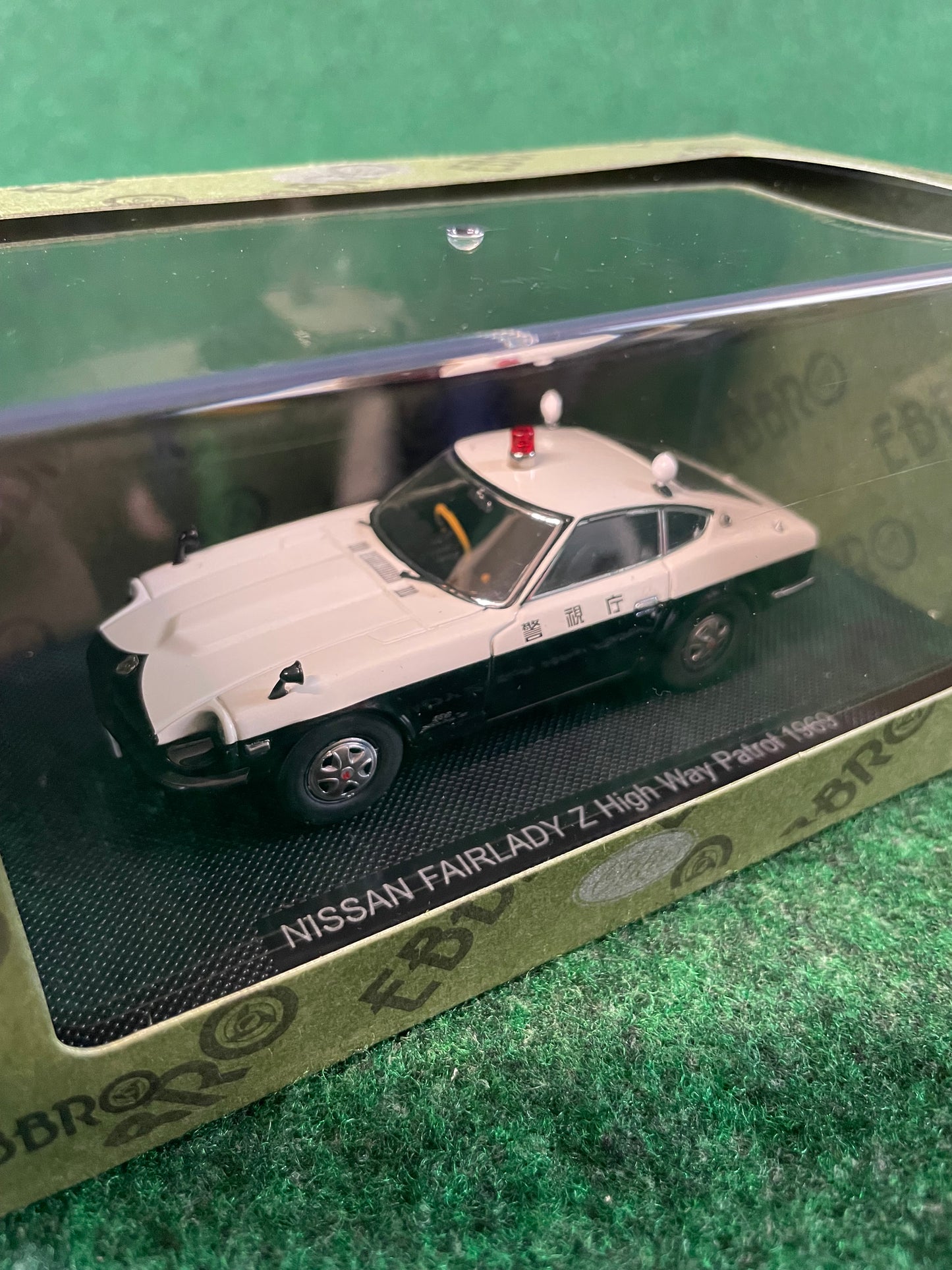EBBRO Oldies - 1969 Nissan Fairlady Z Highway Patrol Car 1/43 Scale Diecast