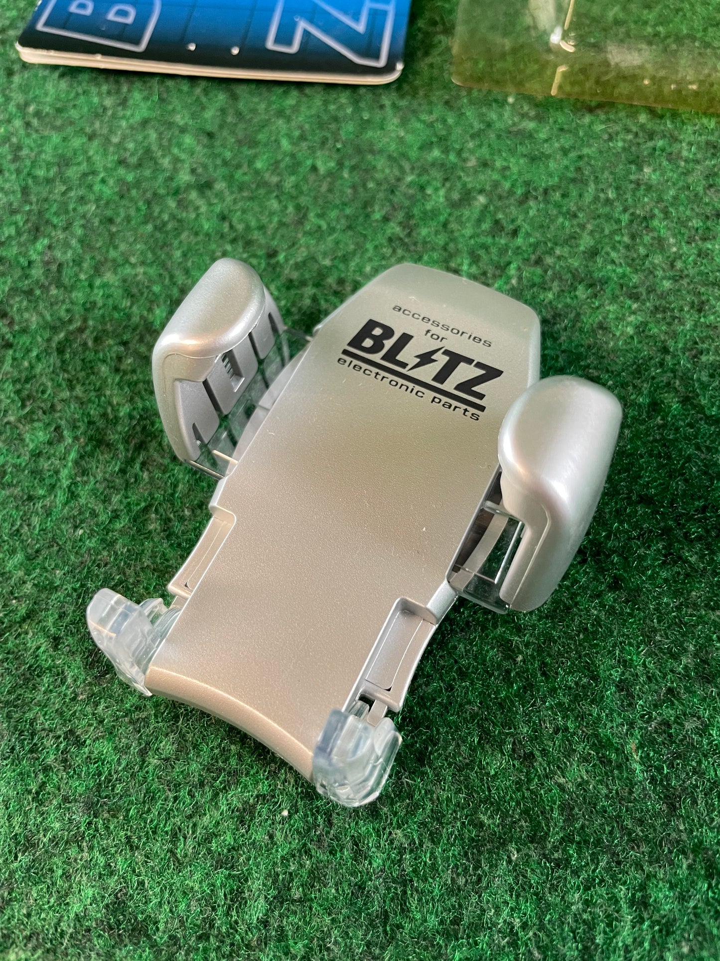 BLITZ - Cellphone Car Vent Holder