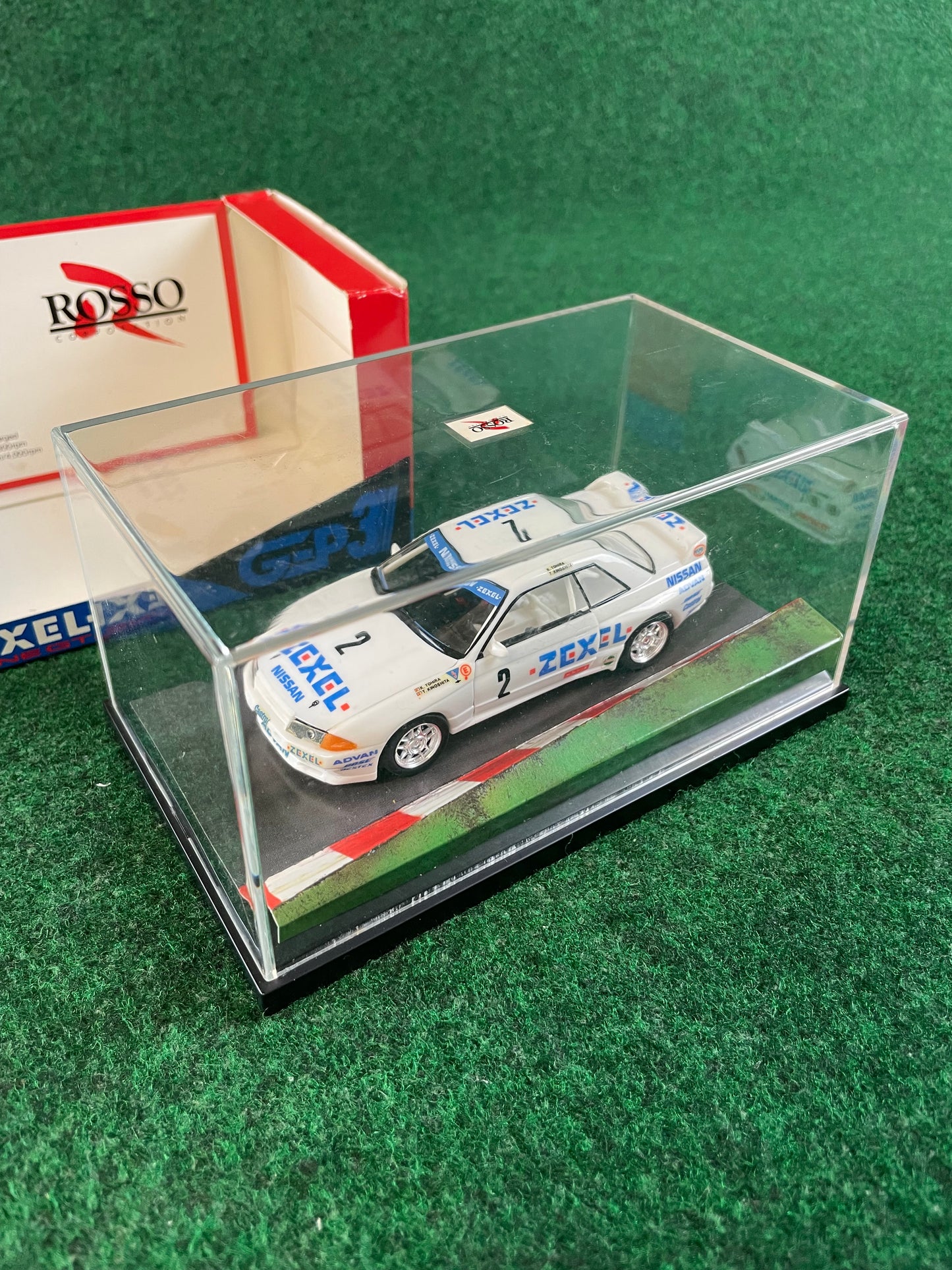 ROSSO - Zexel No. 2 Nissan Skyline R32 GT-R (2) 1/43 Scale Model Car