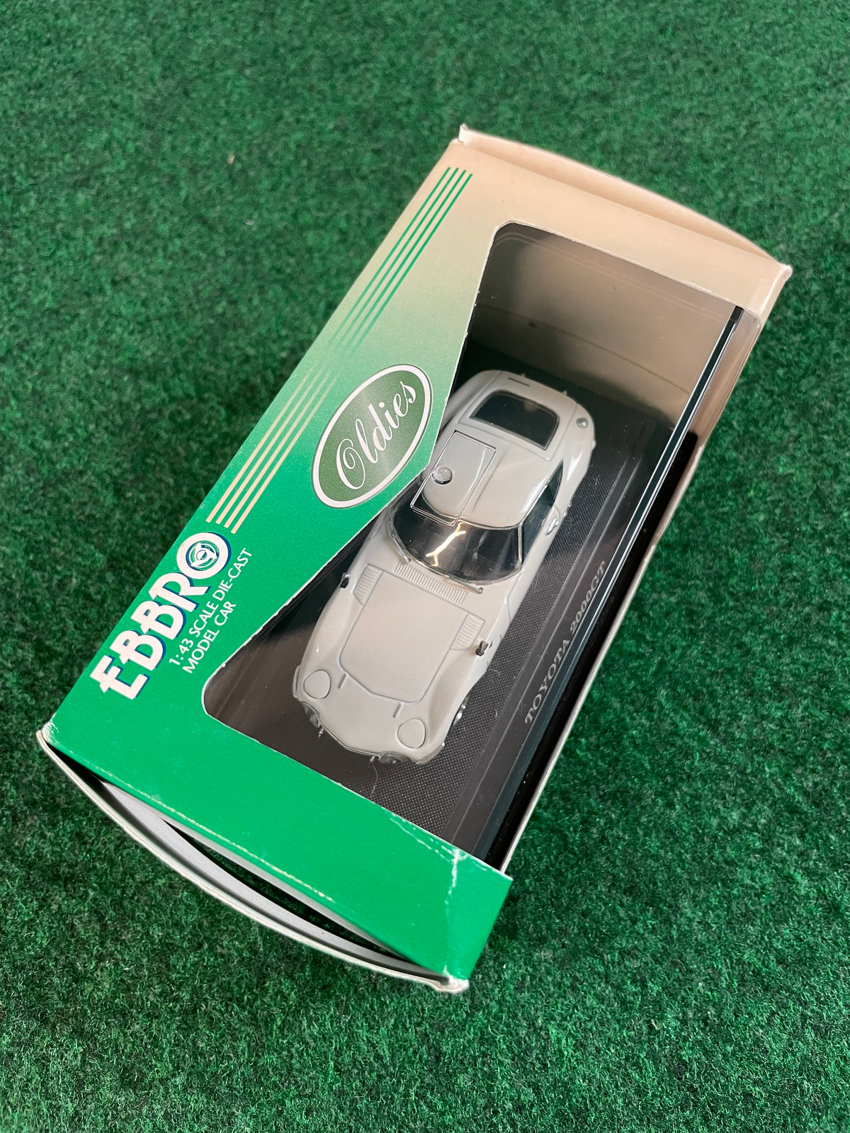 EBBRO - Toyota 2000GT White 1/43 Scale Diecast