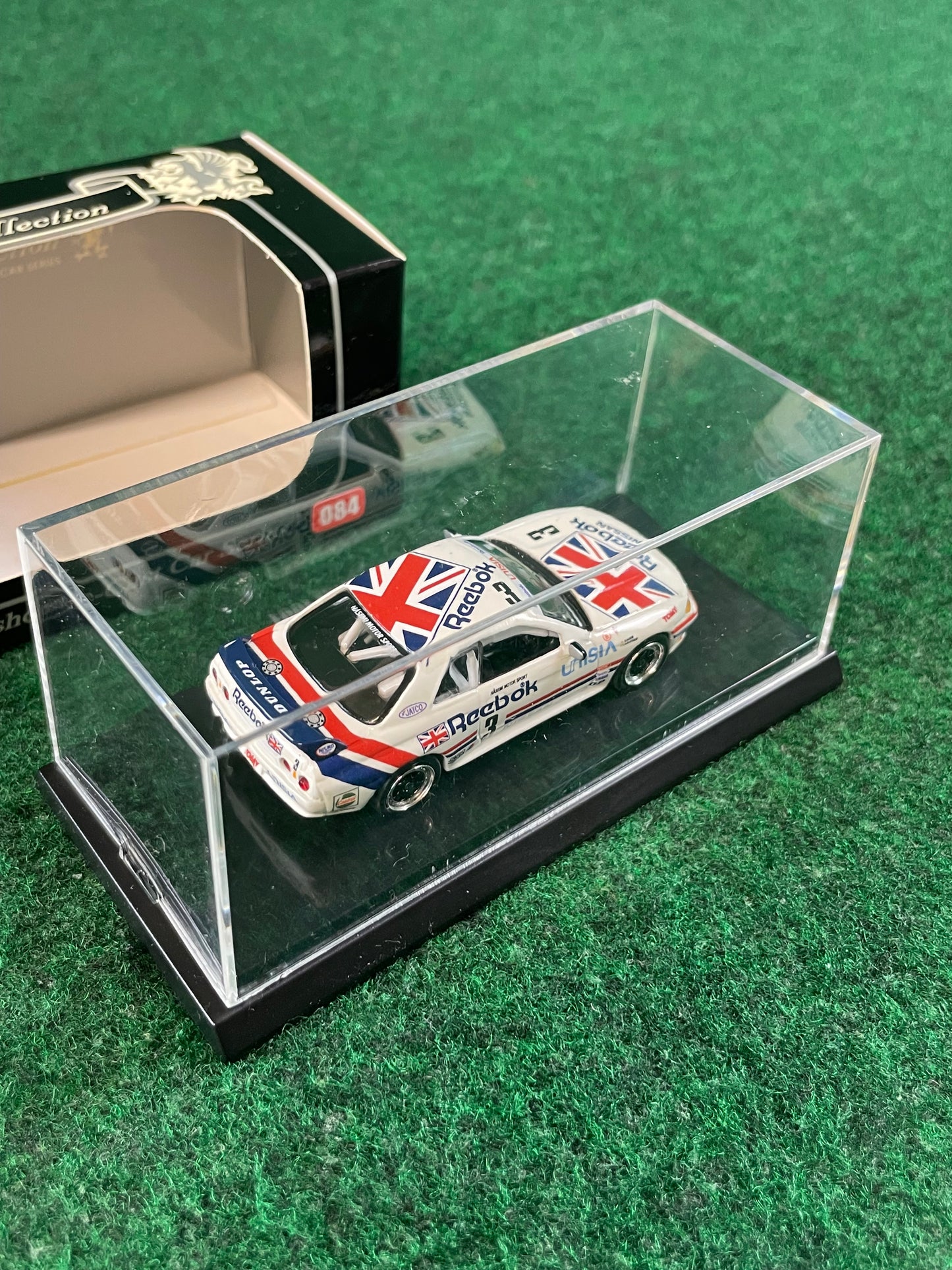 KYOSHO - Beads Collection 1990 & 1991 Reebok Nissan Skyline R32 GT-R 1/64 Scale Diecast Set