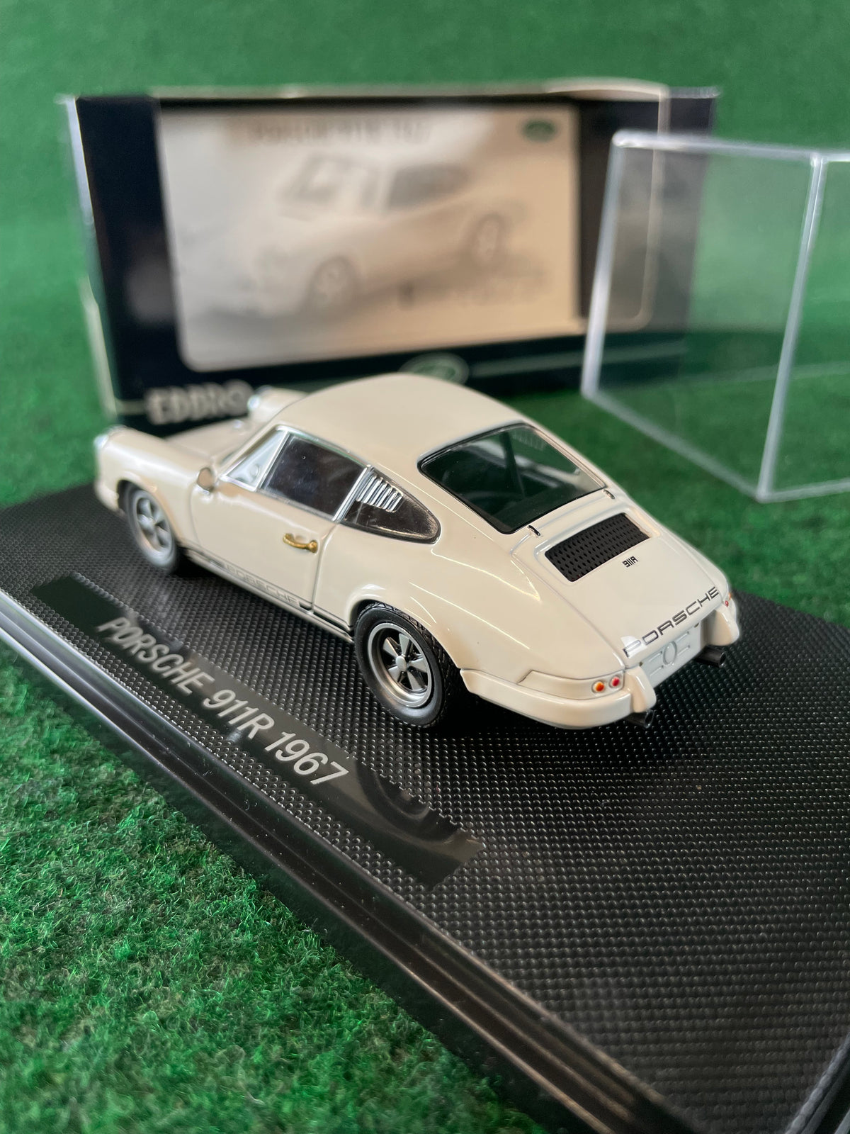 EBBRO Oldies - 1967 Porsche 911R White 1/43 Scale Diecast