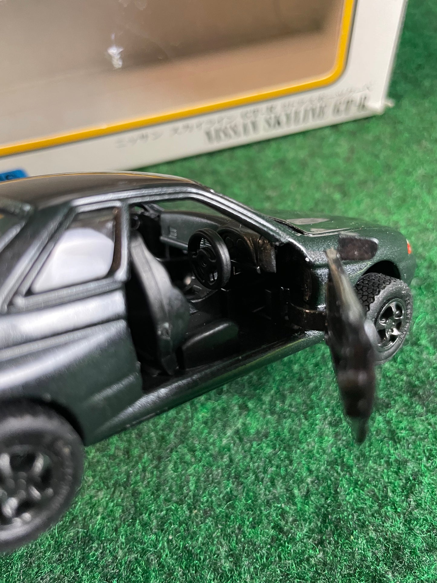 Diapet - Calsonic Group A & Debut Edition Nissan Skyline R32 GT-R 1/40 Scale Diecast Set
