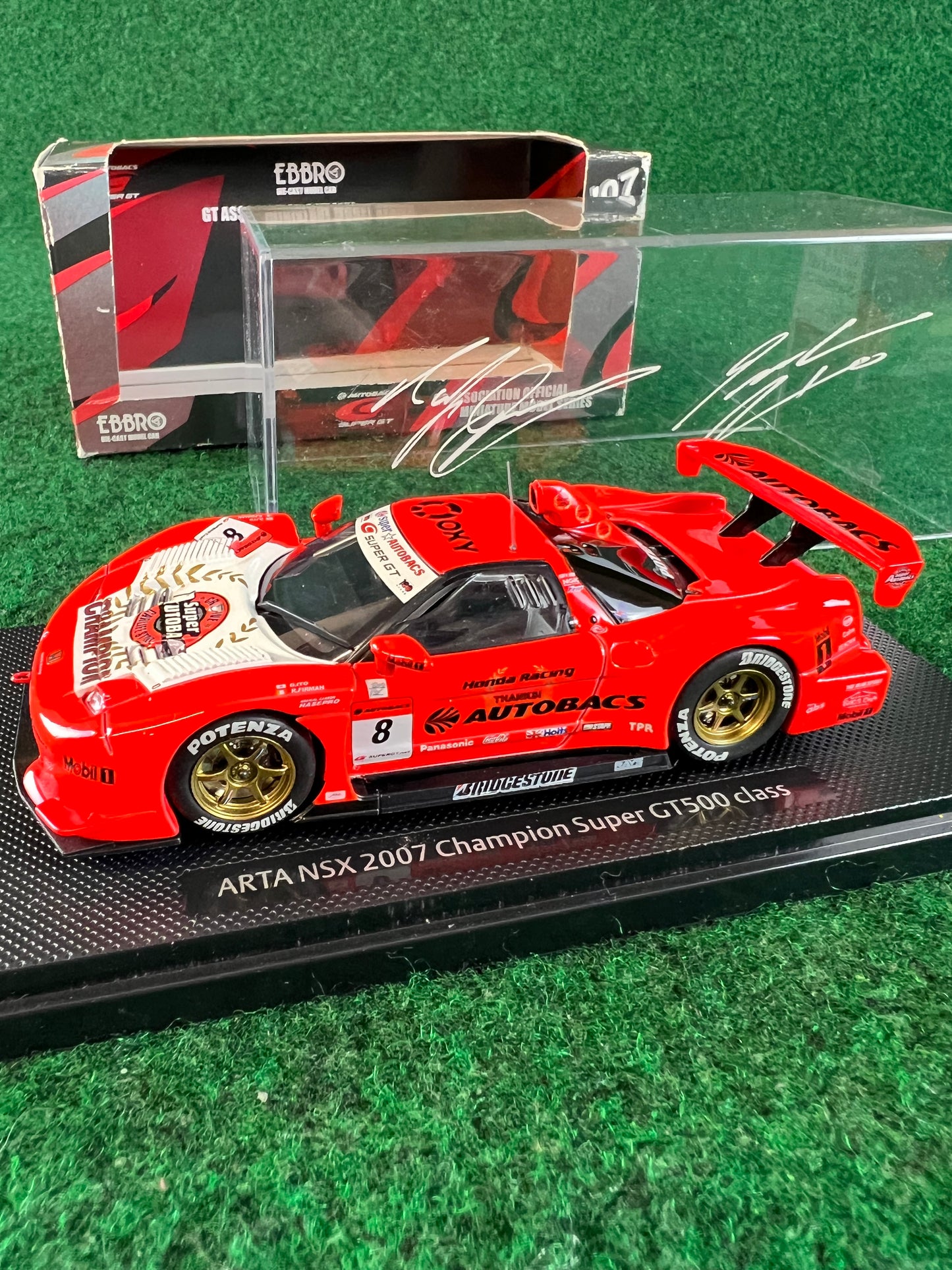 EBBRO - SuperGT 2007 ARTA NSX Championship Car with Signature Images 1/43 Scale Diecast
