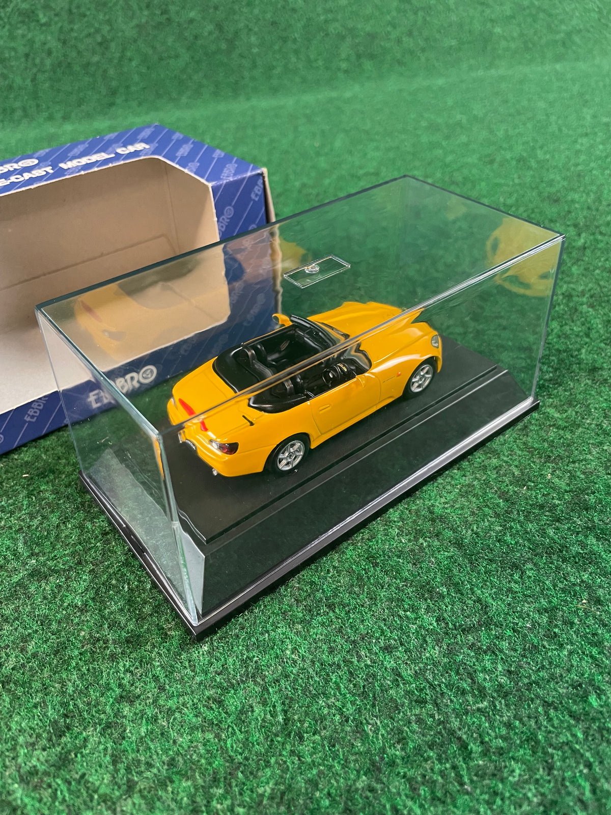 EBBRO 1999 Honda S2000 (Indy Yellow Pearl) 1/43 Scale Diecast