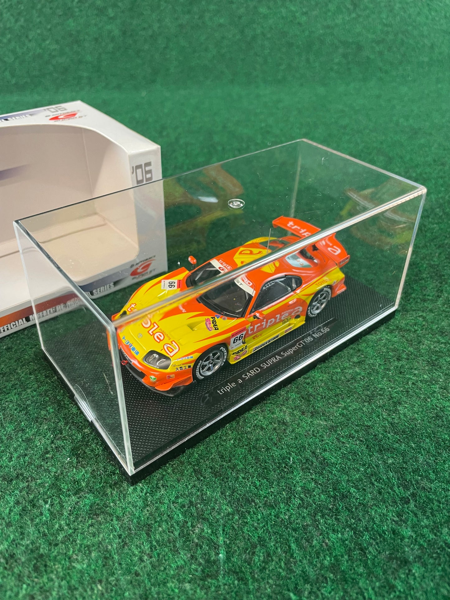 EBBRO -  SuperGT 2006 triple a SARD Toyota Supra No. 66 1/43 Scale Diecast