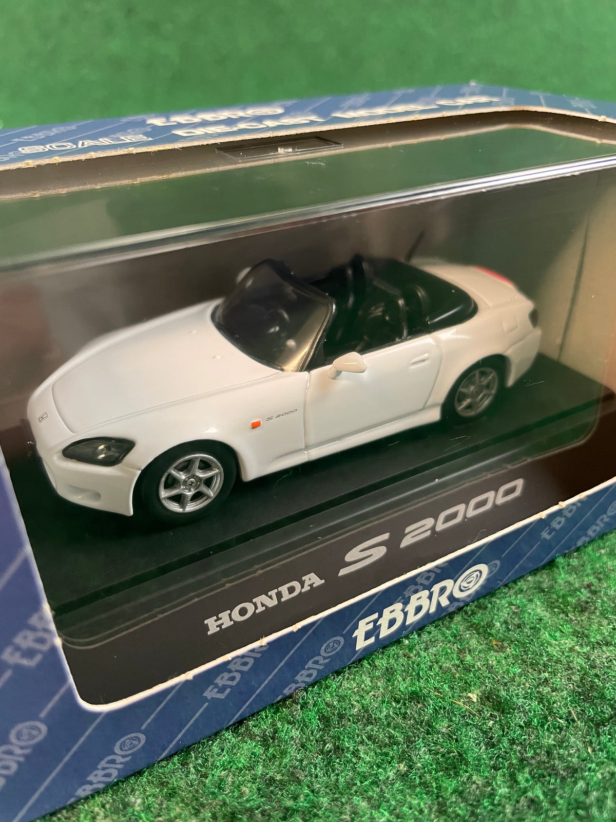 EBBRO 1999 Honda S2000 (Grand Prix White) 1/43 Scale Diecast