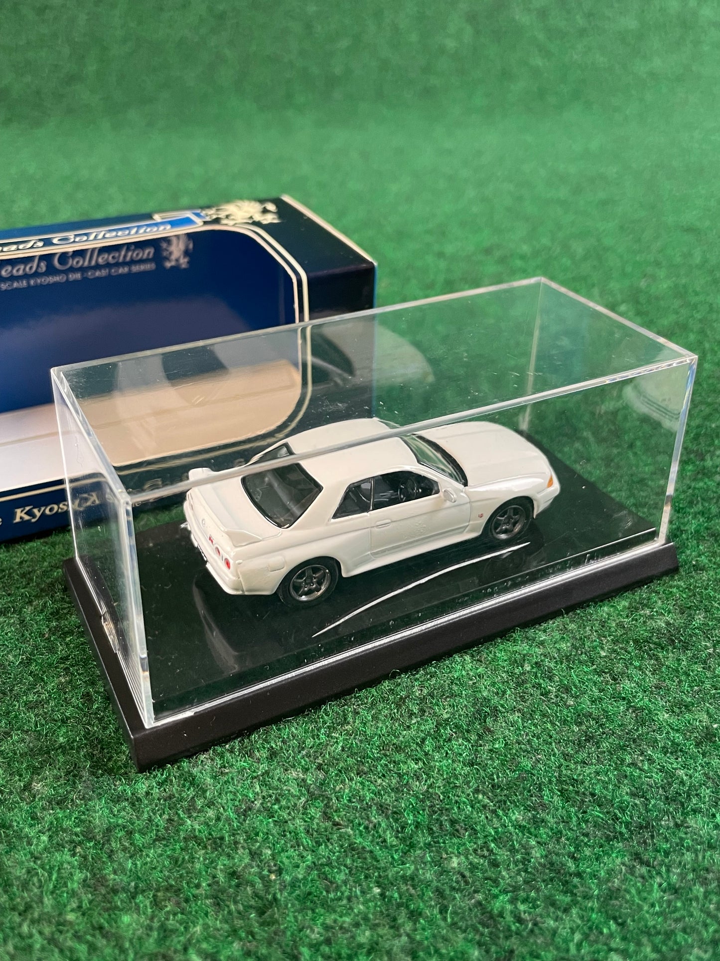 KYOSHO - Beads Collection White Nissan Skyline R32 GT-R 1/64 Scale Diecast