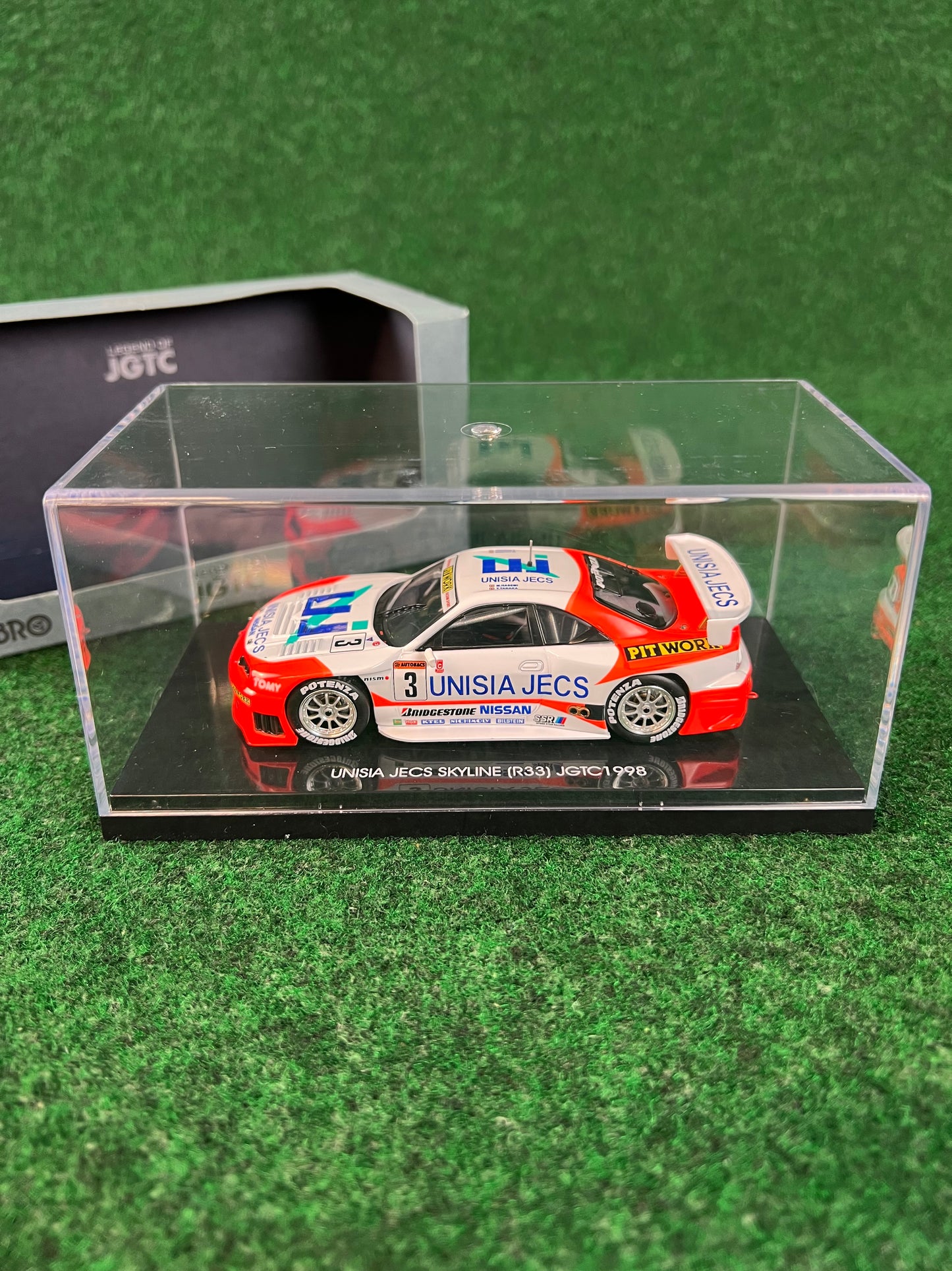 EBBRO Legends of JGTC - 1998 Unisia JECS Nissan Skyline R33 GTR 1/43 Scale Diecast