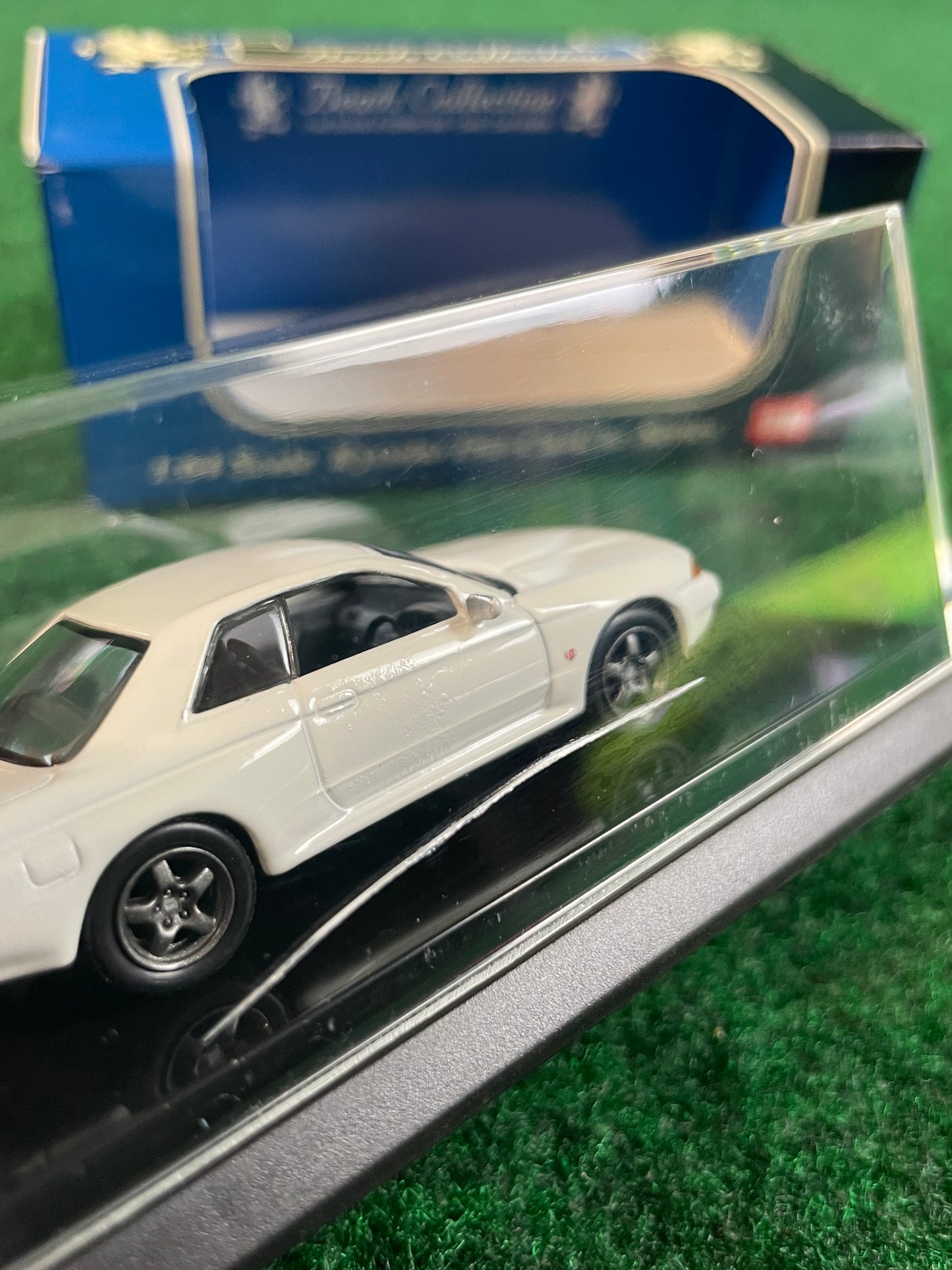 KYOSHO - Beads Collection White Nissan Skyline R32 GT-R 1/64 Scale Diecast