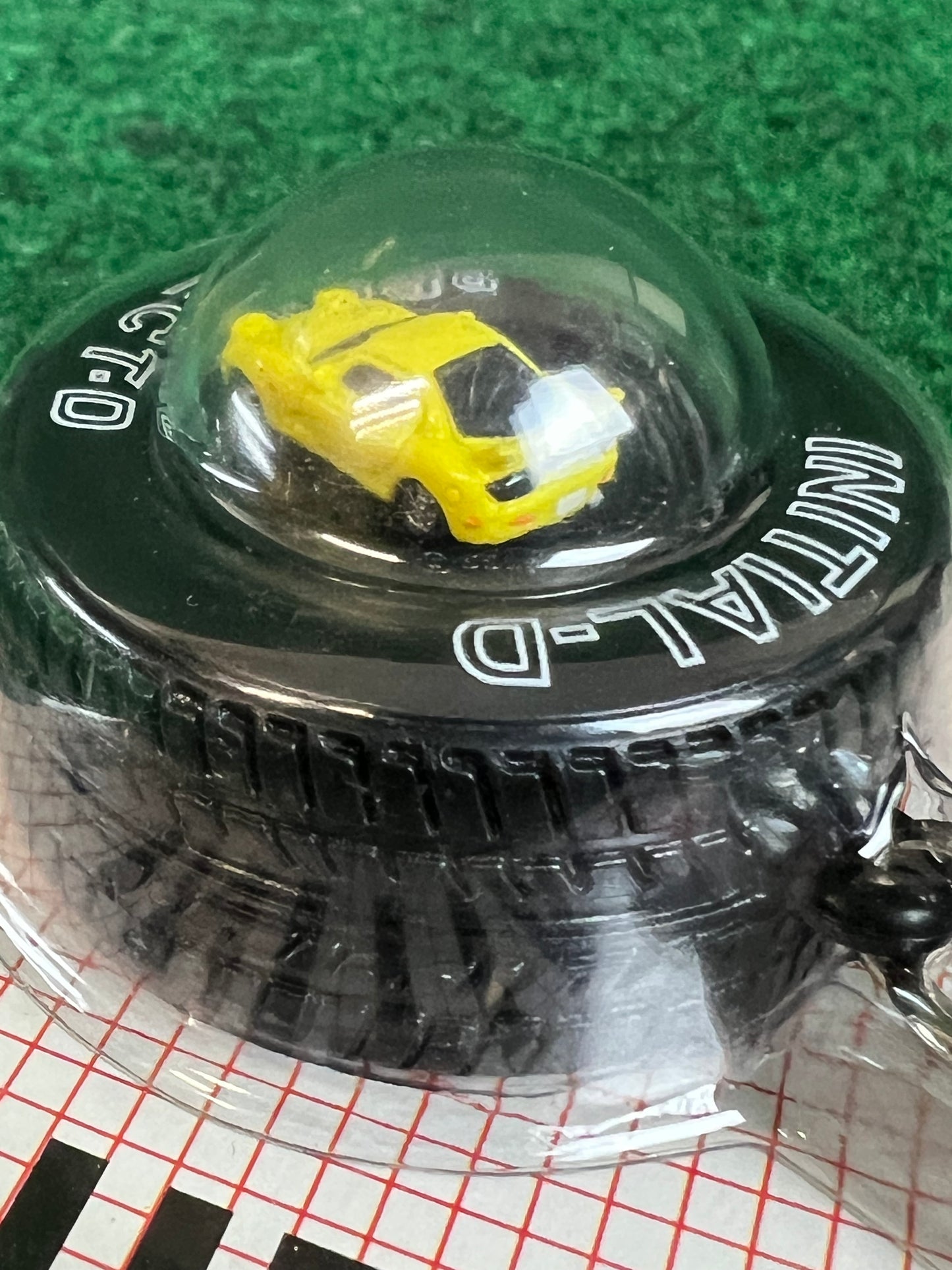 Initial D - Red Suns Mazda RX7 FD Bubble Car and Tire Keychain