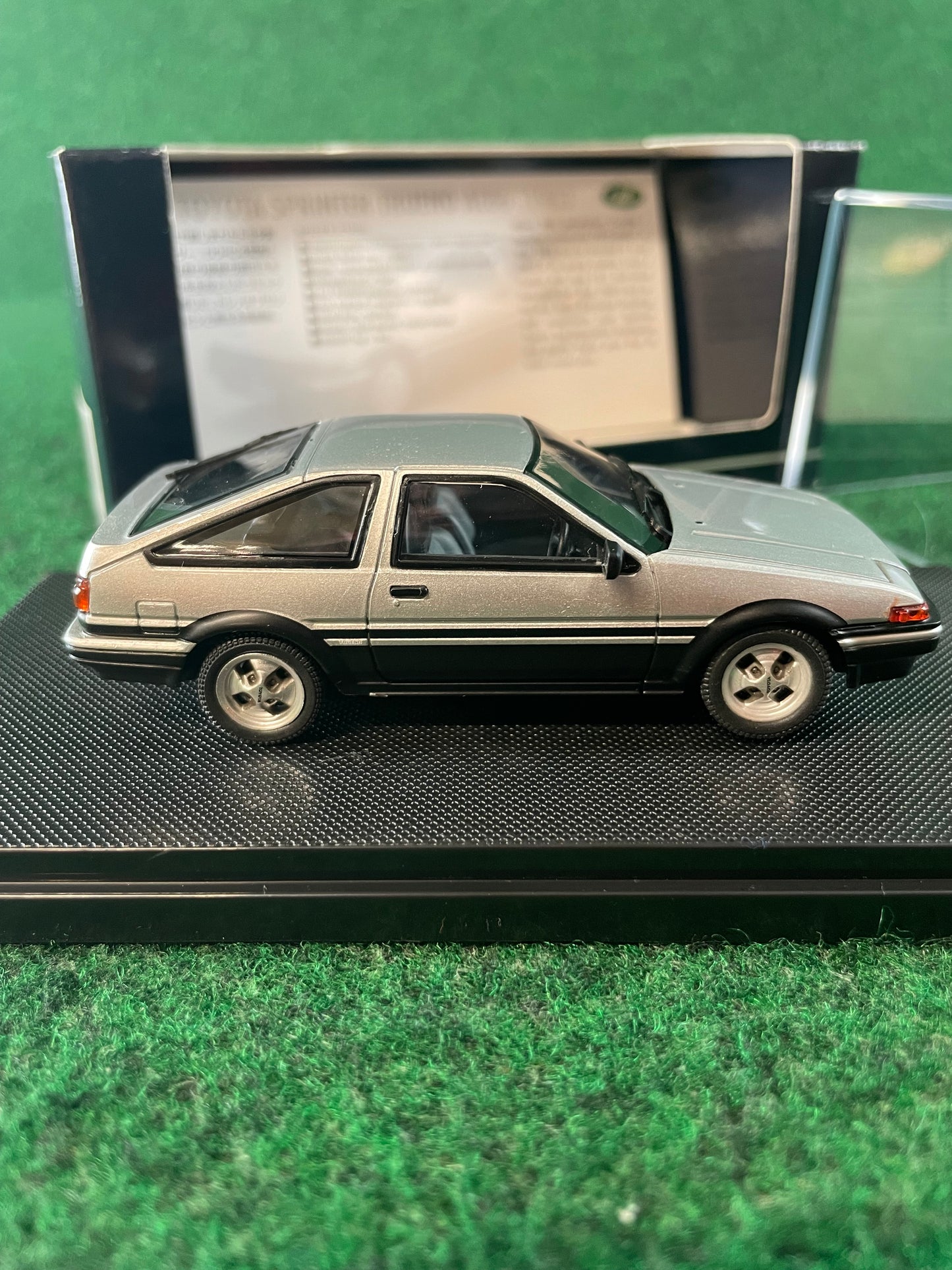 EBBRO Oldies: 1983 Toyota Sprinter Trueno AE86 3 Door - Silver 1/43 Scale Diecast