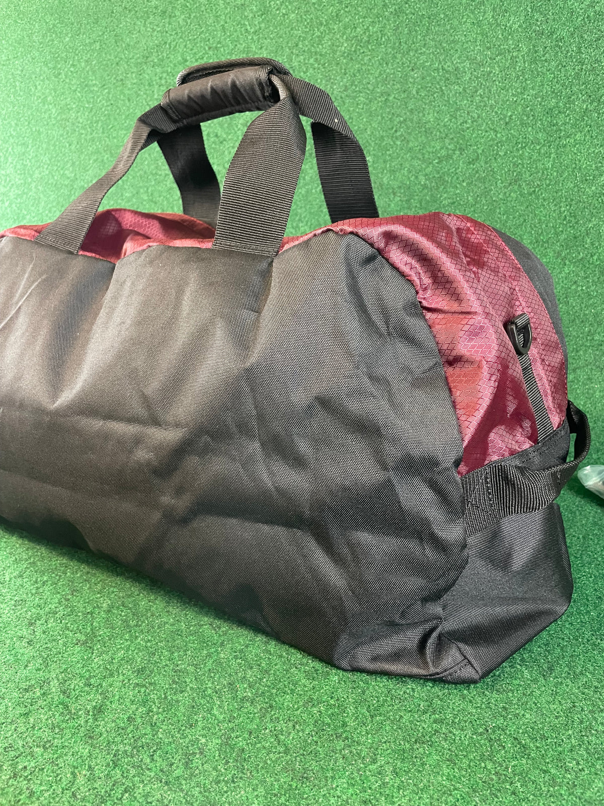 DUNLOP Motorsport - Dark Red & Black Duffle Travel Bag