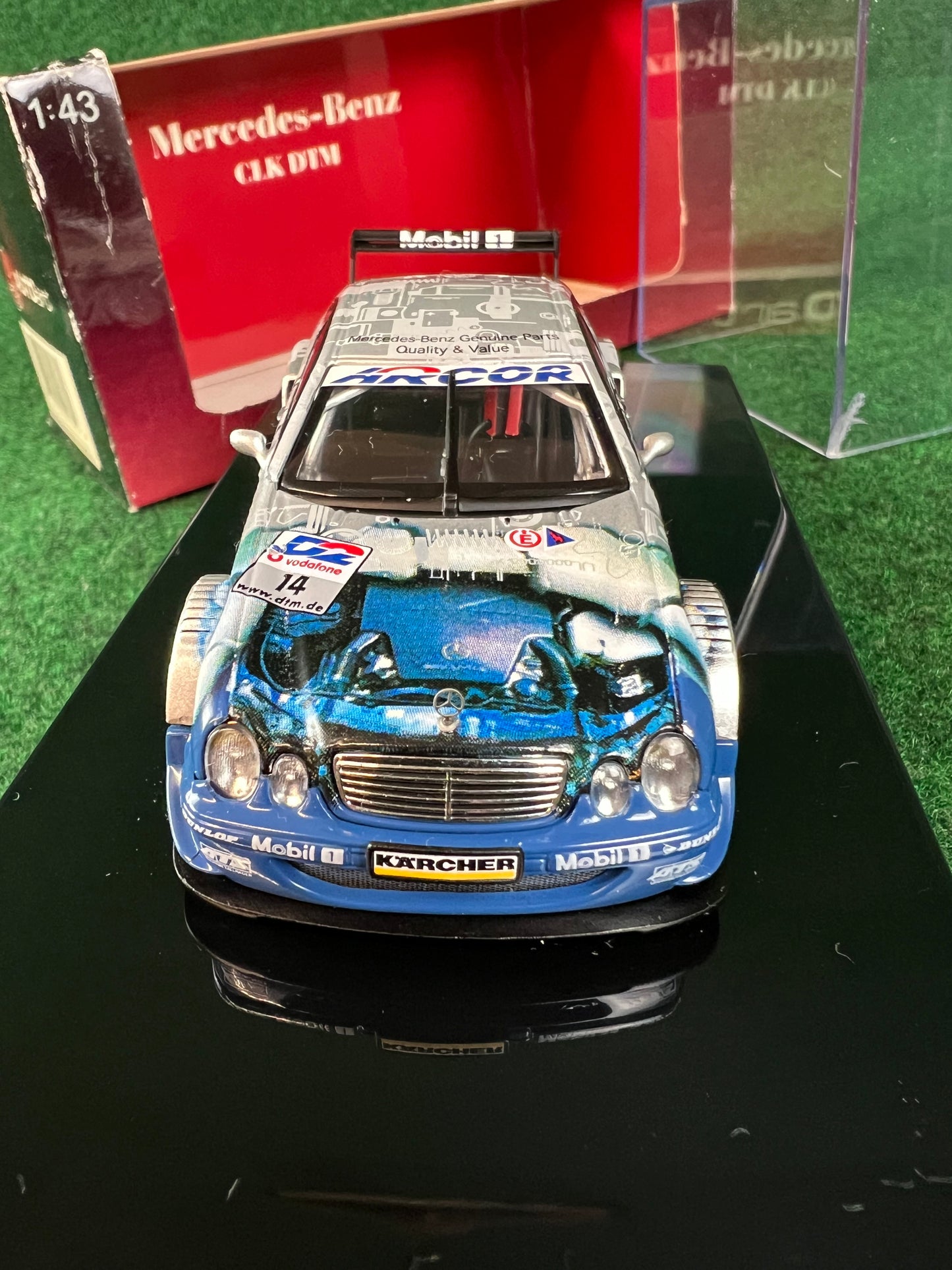AutoArt - 2001 Mercedes Benz CLK DTM #14 Thomas Jager 1/43 Scale Diecast